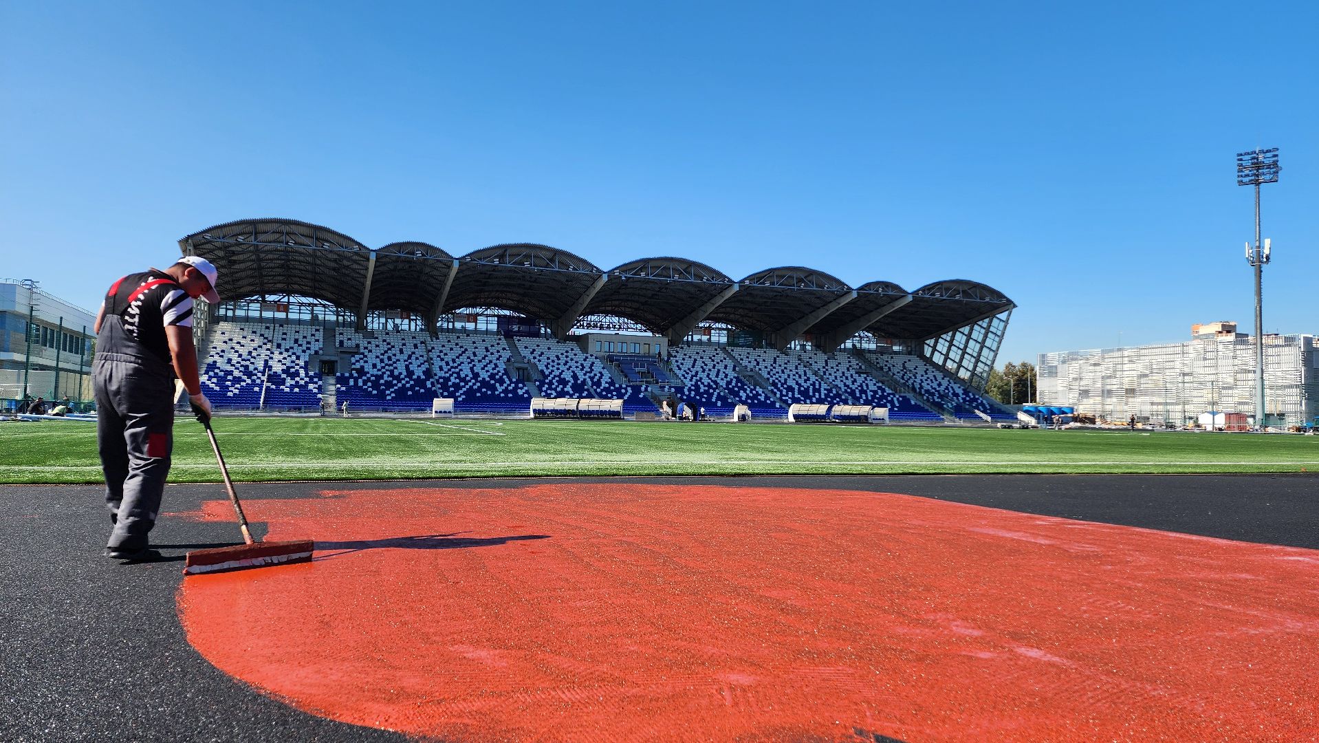 стадион , ремонт , резиное покрытие , домодедово, подмосковье , беговые дорожки , авангард ,