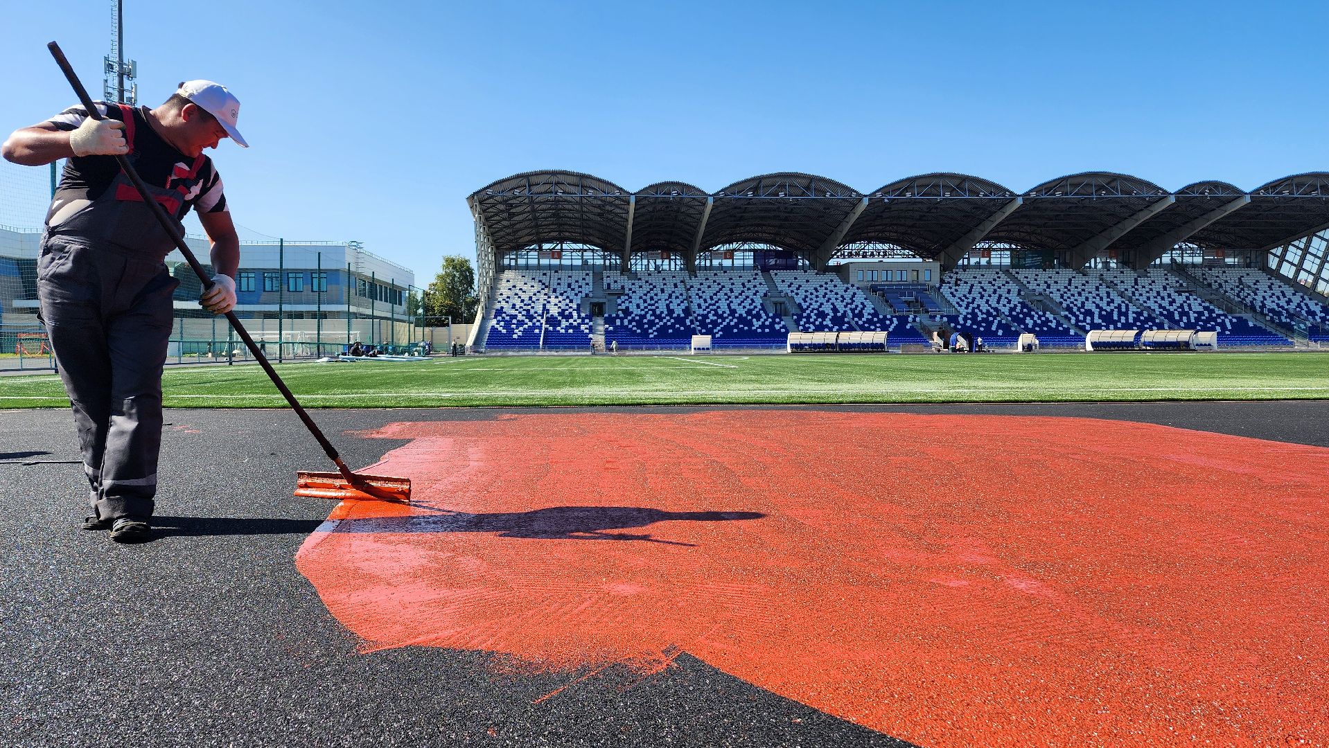 стадион , ремонт , резиное покрытие , домодедово, подмосковье , беговые дорожки , авангард ,