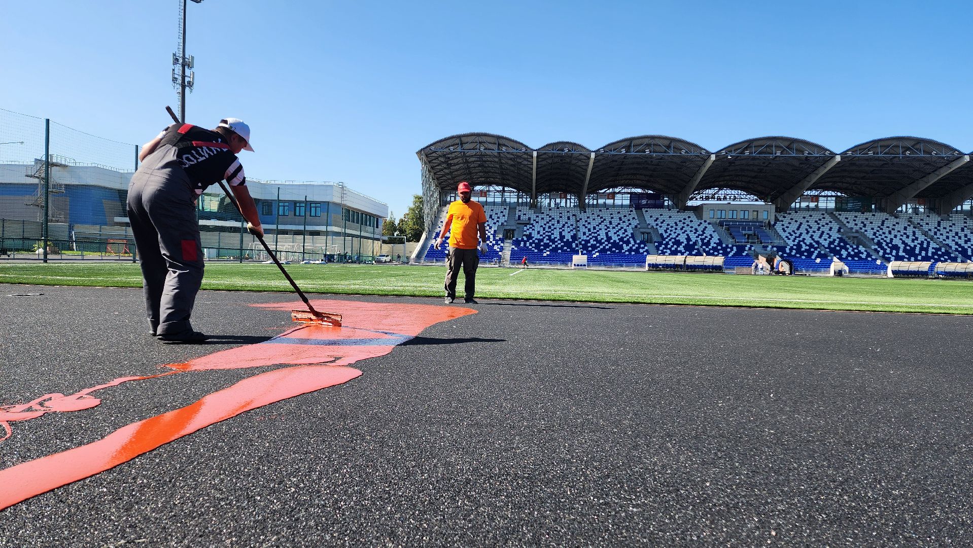 стадион , ремонт , резиное покрытие , домодедово, подмосковье , беговые дорожки , авангард ,