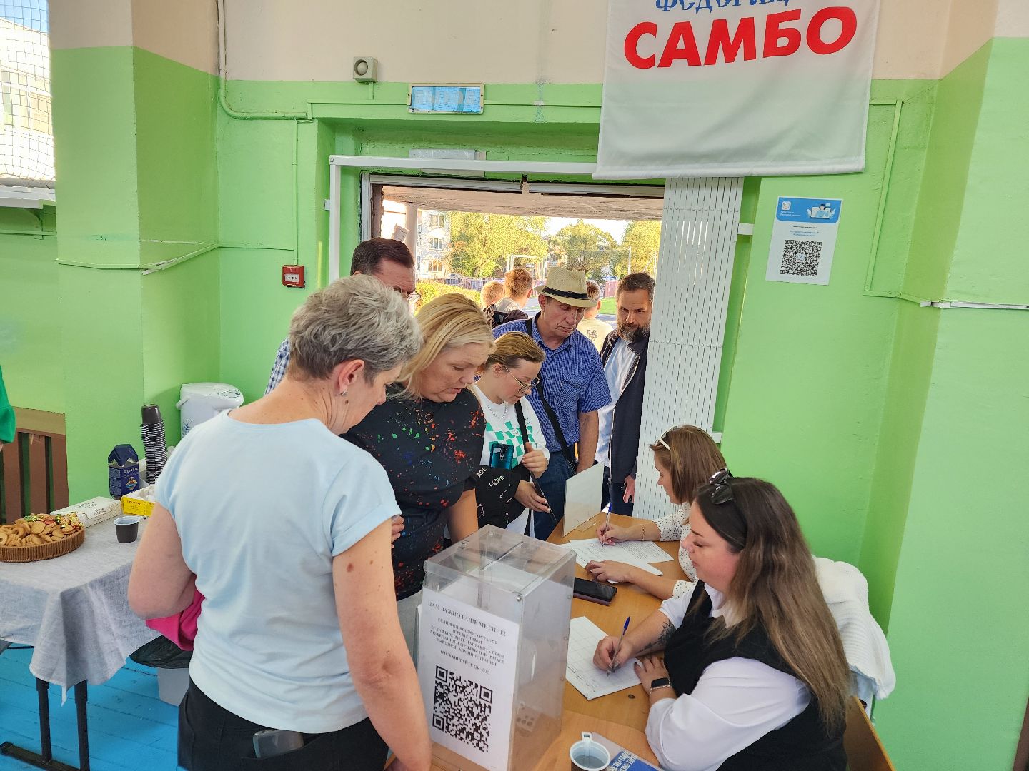чехов, село молоди, выездная администрация, встреча с жителями, обращения граждан, улица парковая, ремонт дороги, восстановление покрытия, дорожный ремонт, отсыпка щебнем и крошкой, укладка асфальта, многодетная мать, Татьяна Желтова, мбу чеховское благоустройство,заявка на ремонт,
