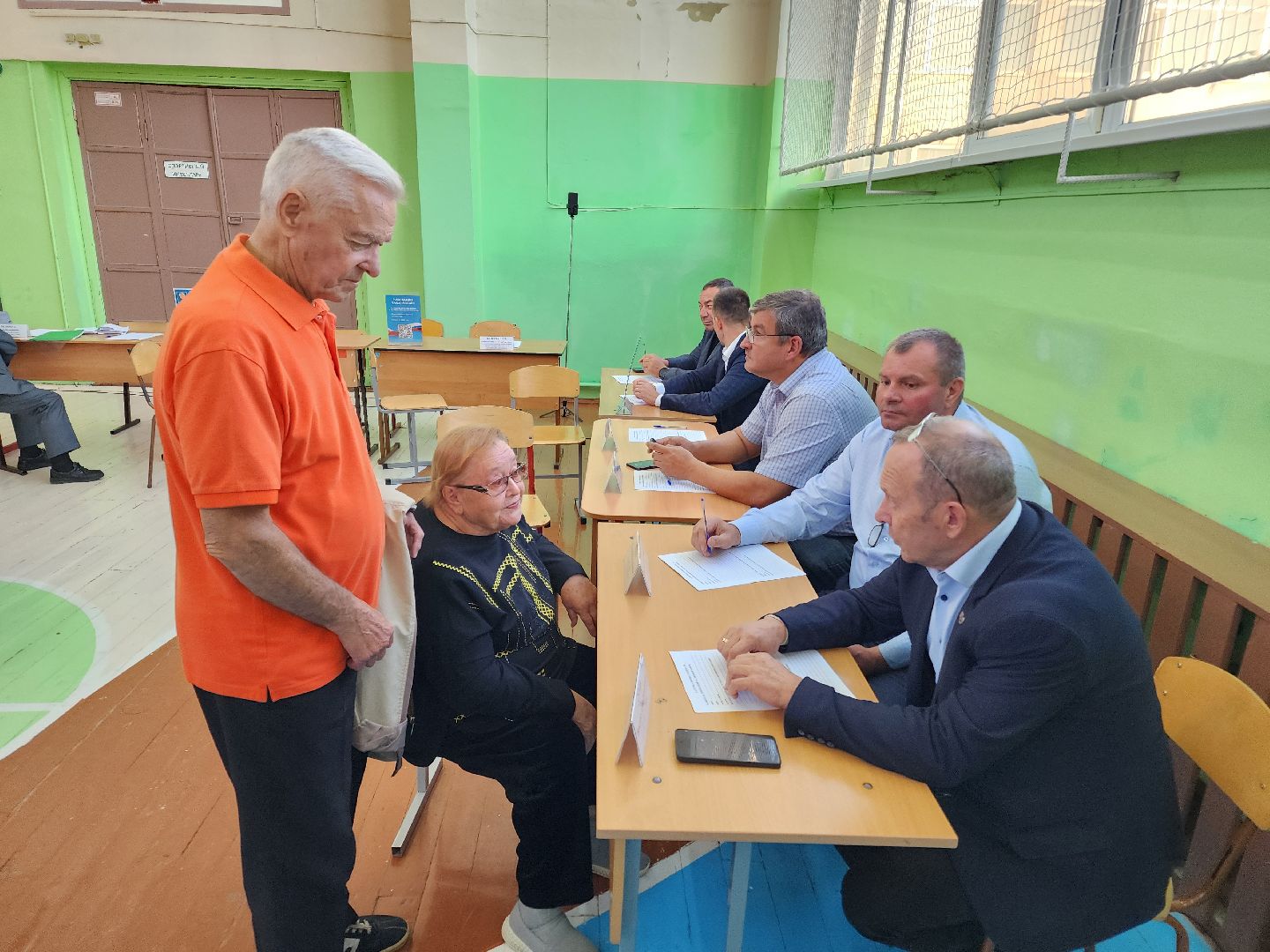 чехов, село молоди, выездная администрация, встреча с жителями, обращения граждан, улица парковая, ремонт дороги, восстановление покрытия, дорожный ремонт, отсыпка щебнем и крошкой, укладка асфальта, многодетная мать, Татьяна Желтова, мбу чеховское благоустройство,заявка на ремонт,