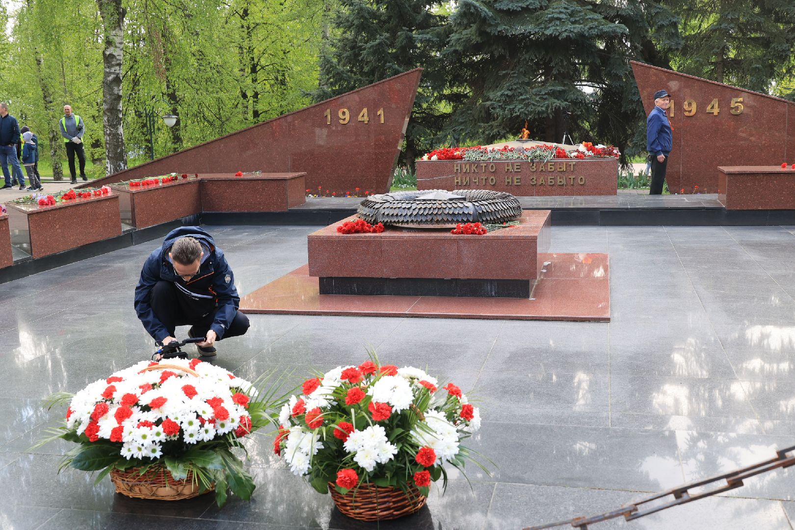 День Победы, возложение цветов, минута молчания, Дзержинский