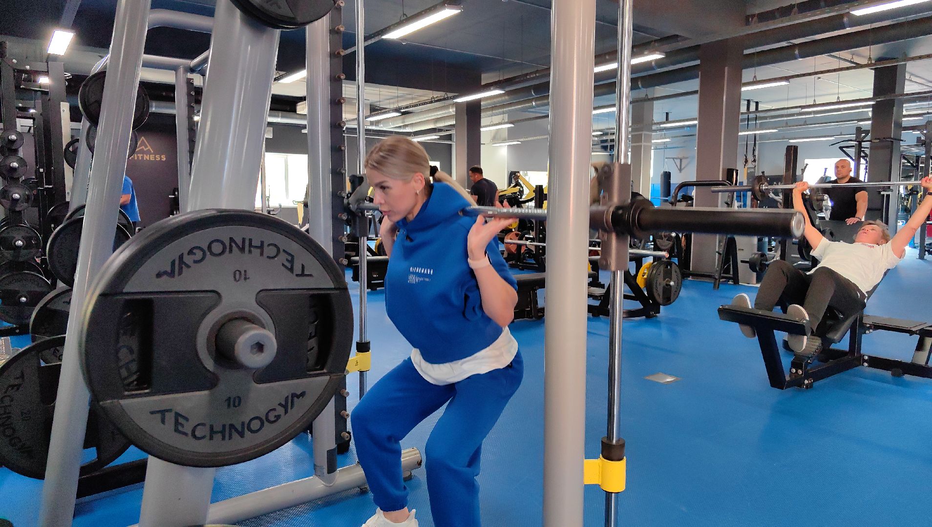 выборы, госуслуги, спортсменка,