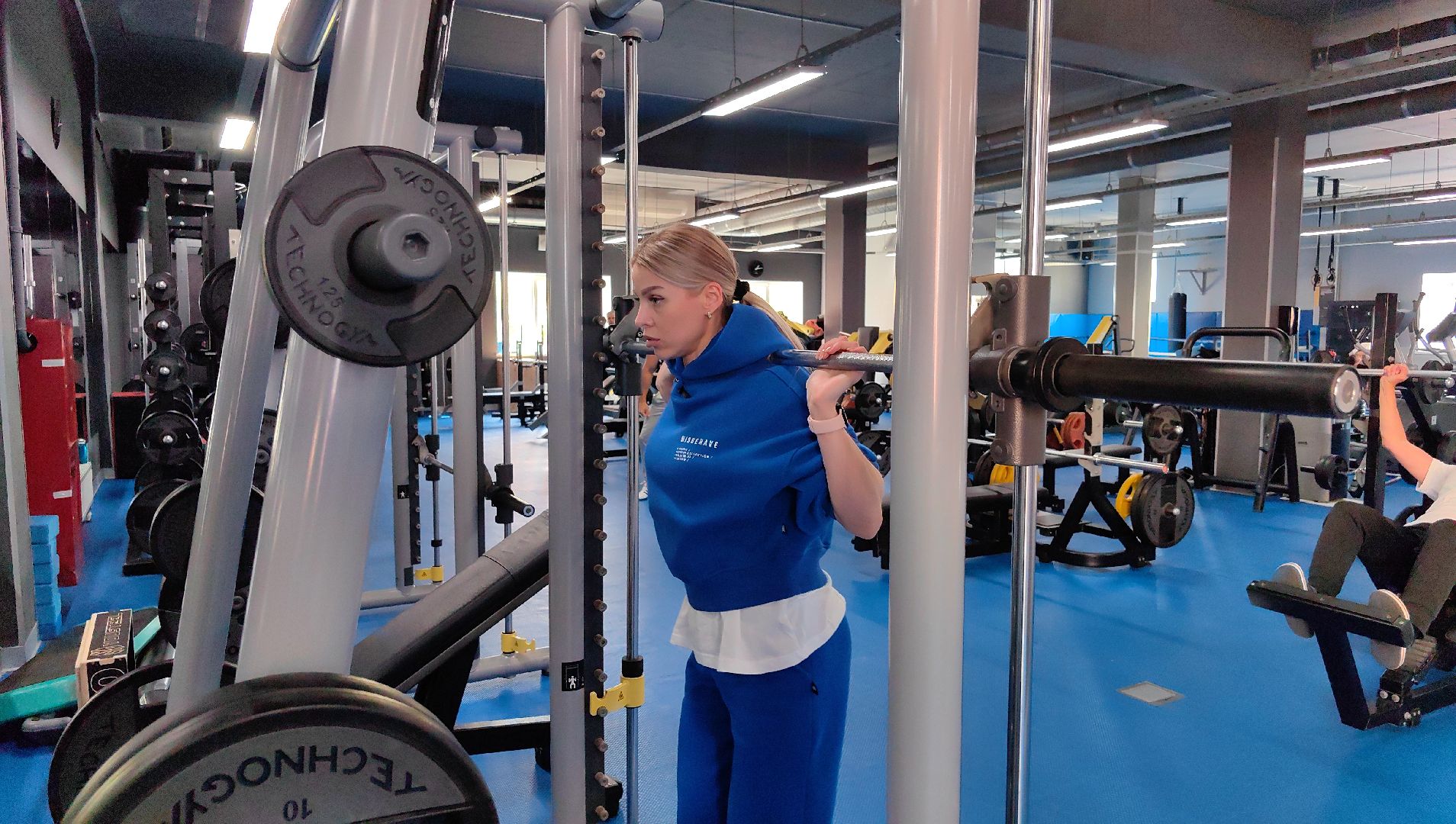 выборы, госуслуги, спортсменка,