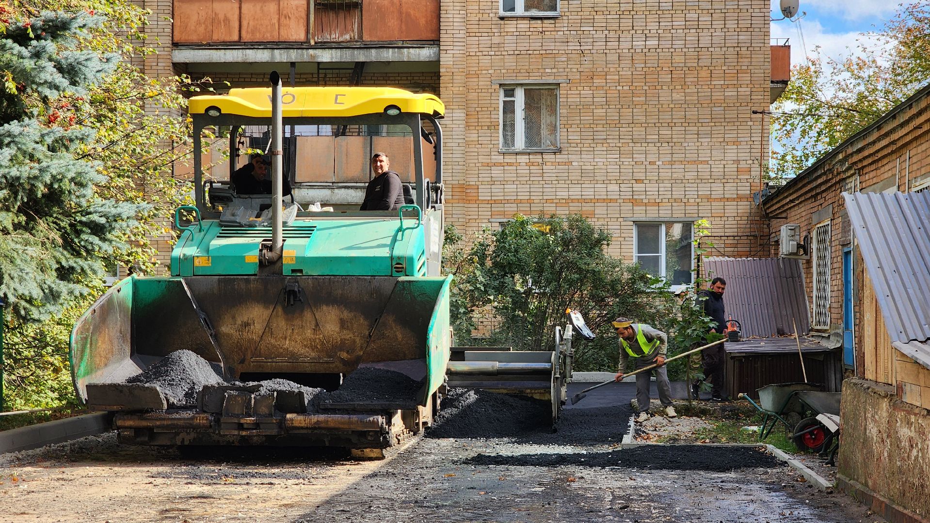 Асфальтирование , новый асфальт, Лобня, Благоустройство дворов ,