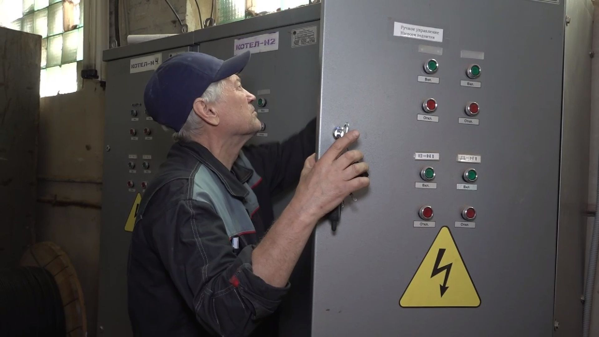 чехов, микрорайон венюково, улица гагарина, котельная 4, реконструкция, модернизация, новые котлы, насосы, замена и ремонт оборудования, подготовка к отопительному сезону, губернатор московской области, глава округа михаил собакин, программа модернизации объектов теплоснабжения, монтаж трубопроводов, ремонт теплосети,