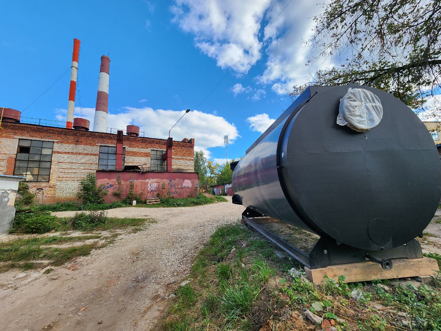 чехов, микрорайон венюково, улица гагарина, котельная 4, реконструкция, модернизация, новые котлы, насосы, замена и ремонт оборудования, подготовка к отопительному сезону, губернатор московской области, глава округа михаил собакин, программа модернизации объектов теплоснабжения, монтаж трубопроводов, ремонт теплосети,