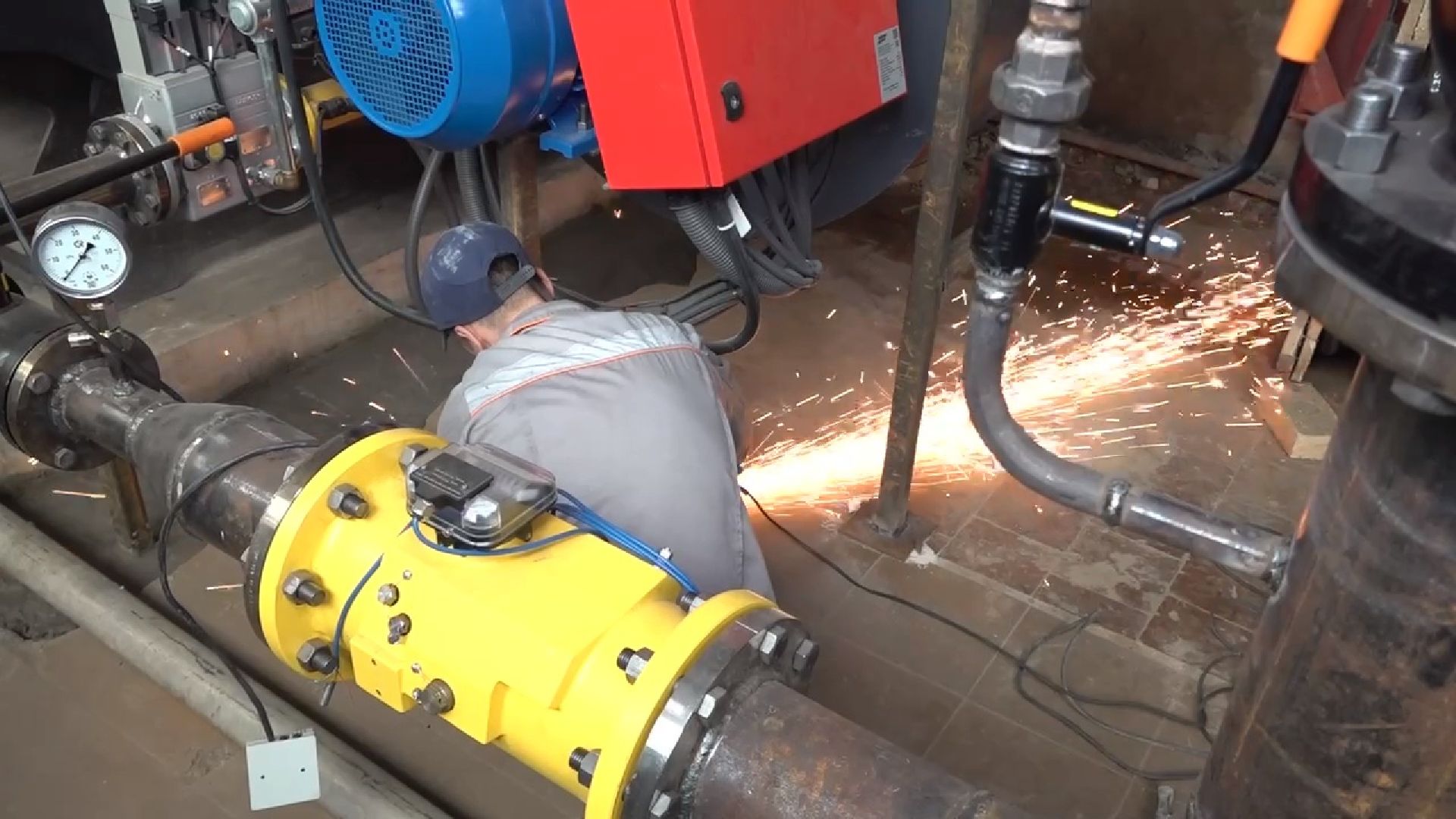 чехов, микрорайон венюково, улица гагарина, котельная 4, реконструкция, модернизация, новые котлы, насосы, замена и ремонт оборудования, подготовка к отопительному сезону, губернатор московской области, глава округа михаил собакин, программа модернизации объектов теплоснабжения, монтаж трубопроводов, ремонт теплосети,