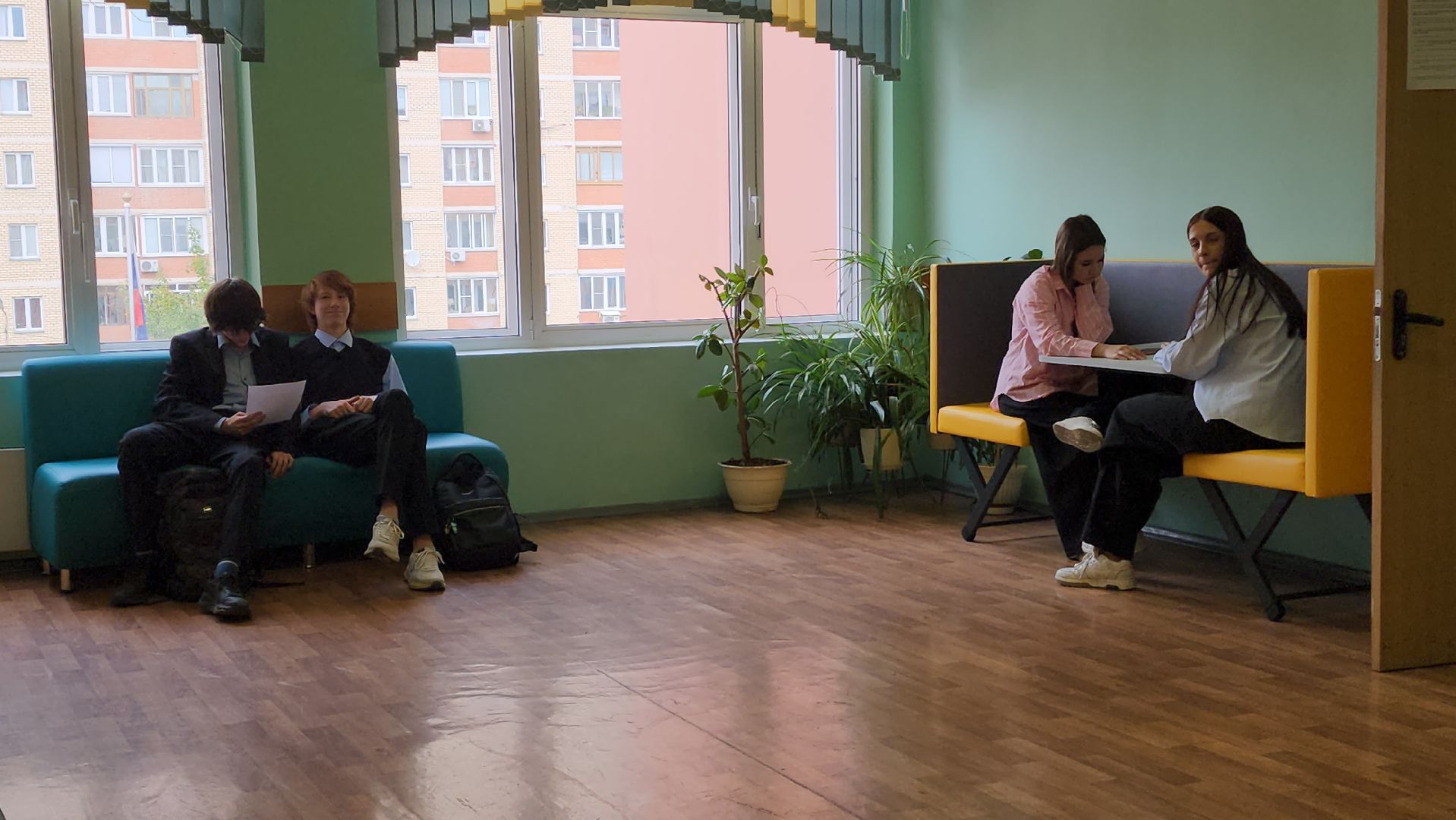 Школа, Лобня, зона отдыха, Школьная мебель ,