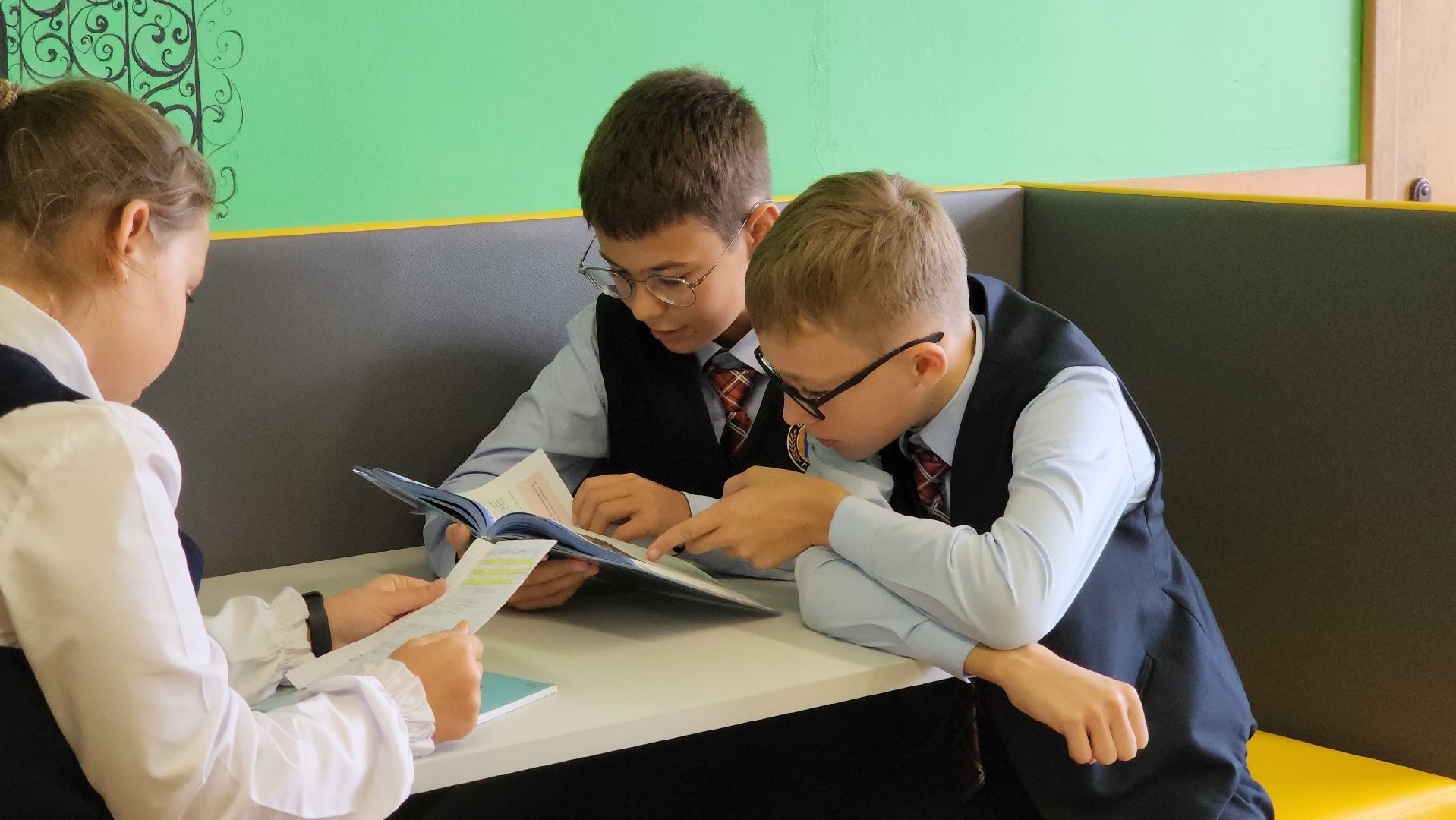 Школа, Лобня, зона отдыха, Школьная мебель ,