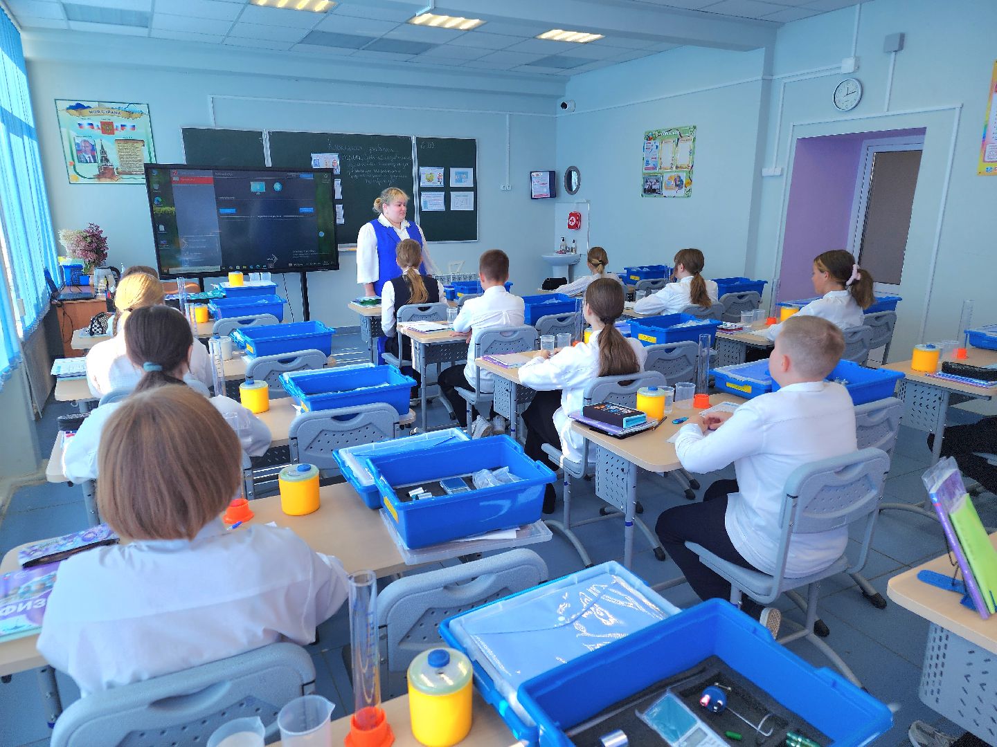 Новое оборудование в школе, ликинский автобусный завод, ликино-дулево, орехово-зуевский округ,