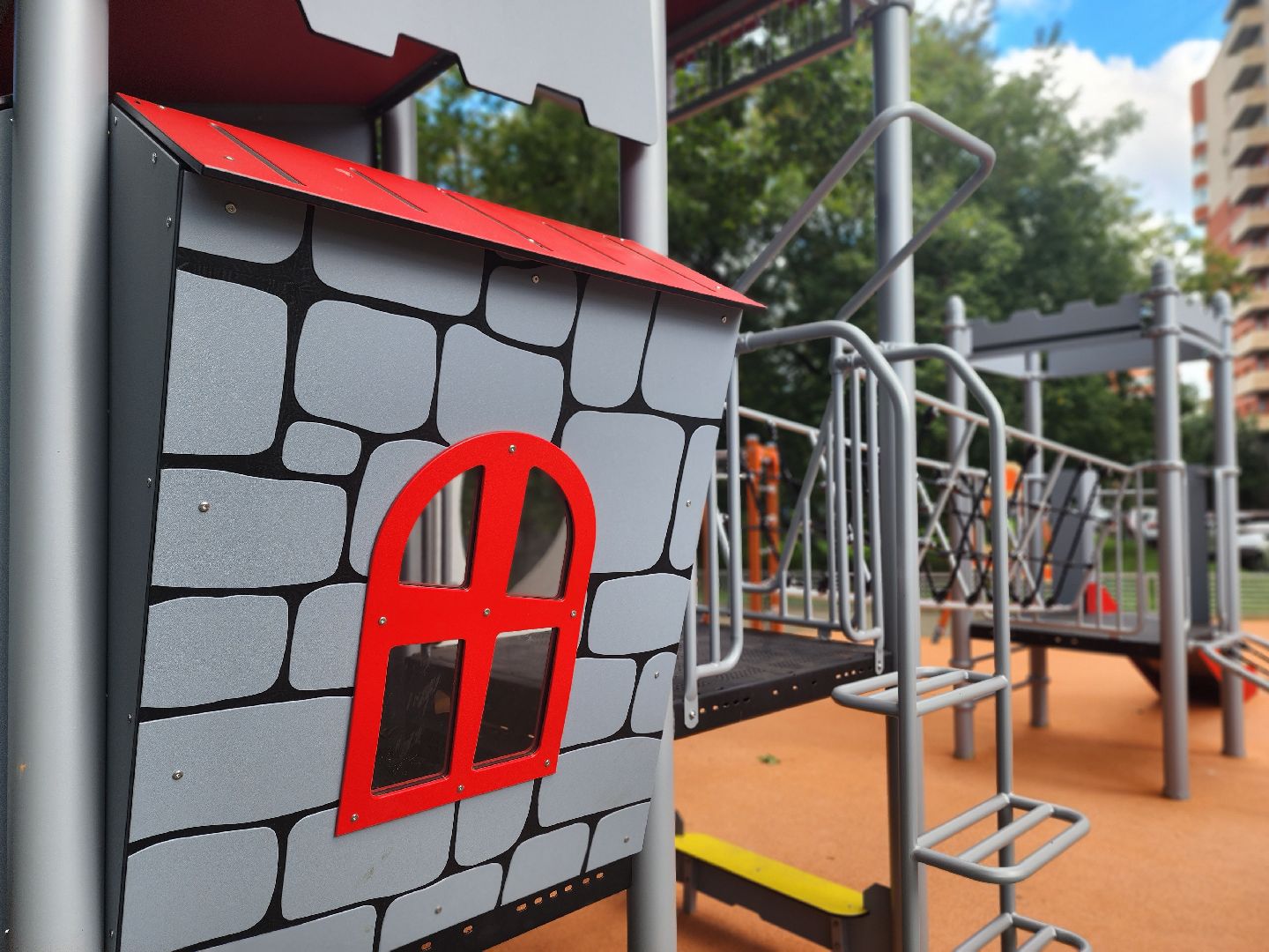 королёв, благоустройство ,  новая детская площадка на октябрьской в королеве,