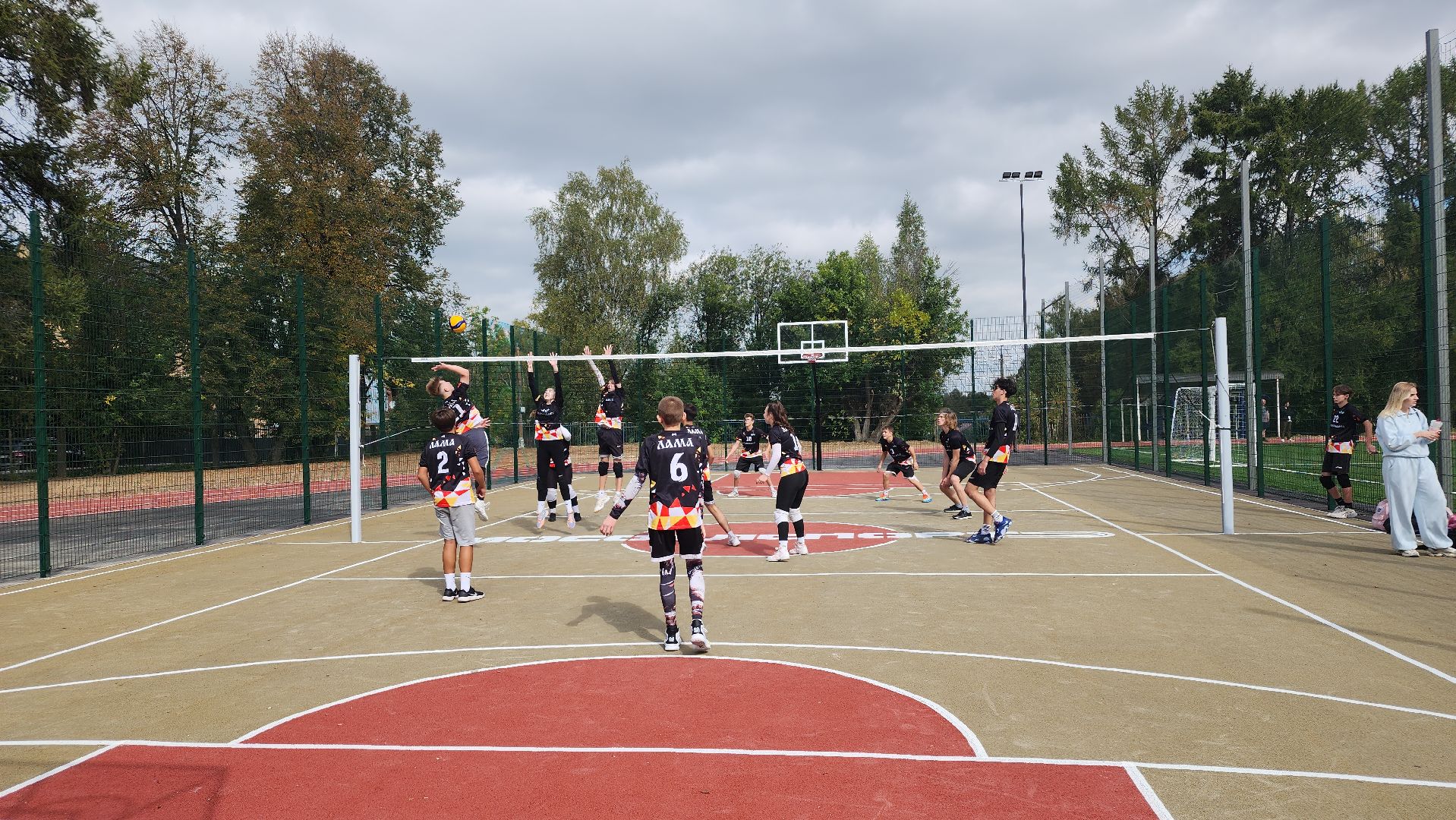 волоколамск, открытие стадиона, волейбол, многофункциональная спортивная площадка,