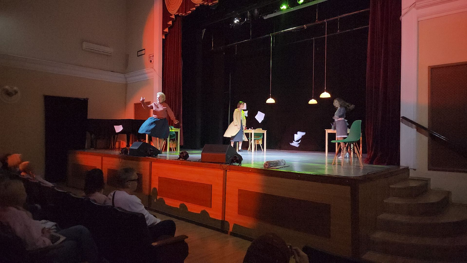 пушкино, театральная постановка, спектакль, дом культуры,зрители,премьера спектакля,актриса,театральные костюмы,