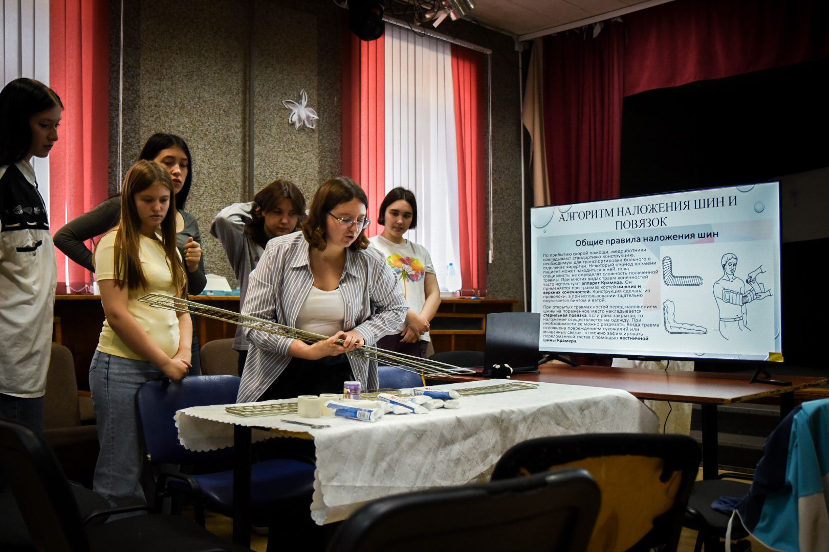 бронницы, мастер-класс по оказанию первой помощи , молодежный центр алиби , занятие по оказанию первой помощи в бронницах,