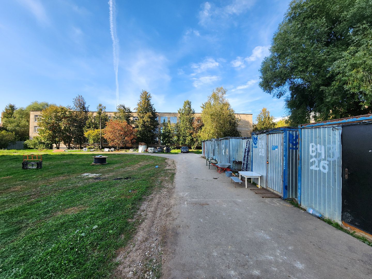 чехов, улица чехова, гимназия 2,  пристройка на 550 мест, строительство, установка ограждений, заборы, стройплощадка, госпрограмма московской области,