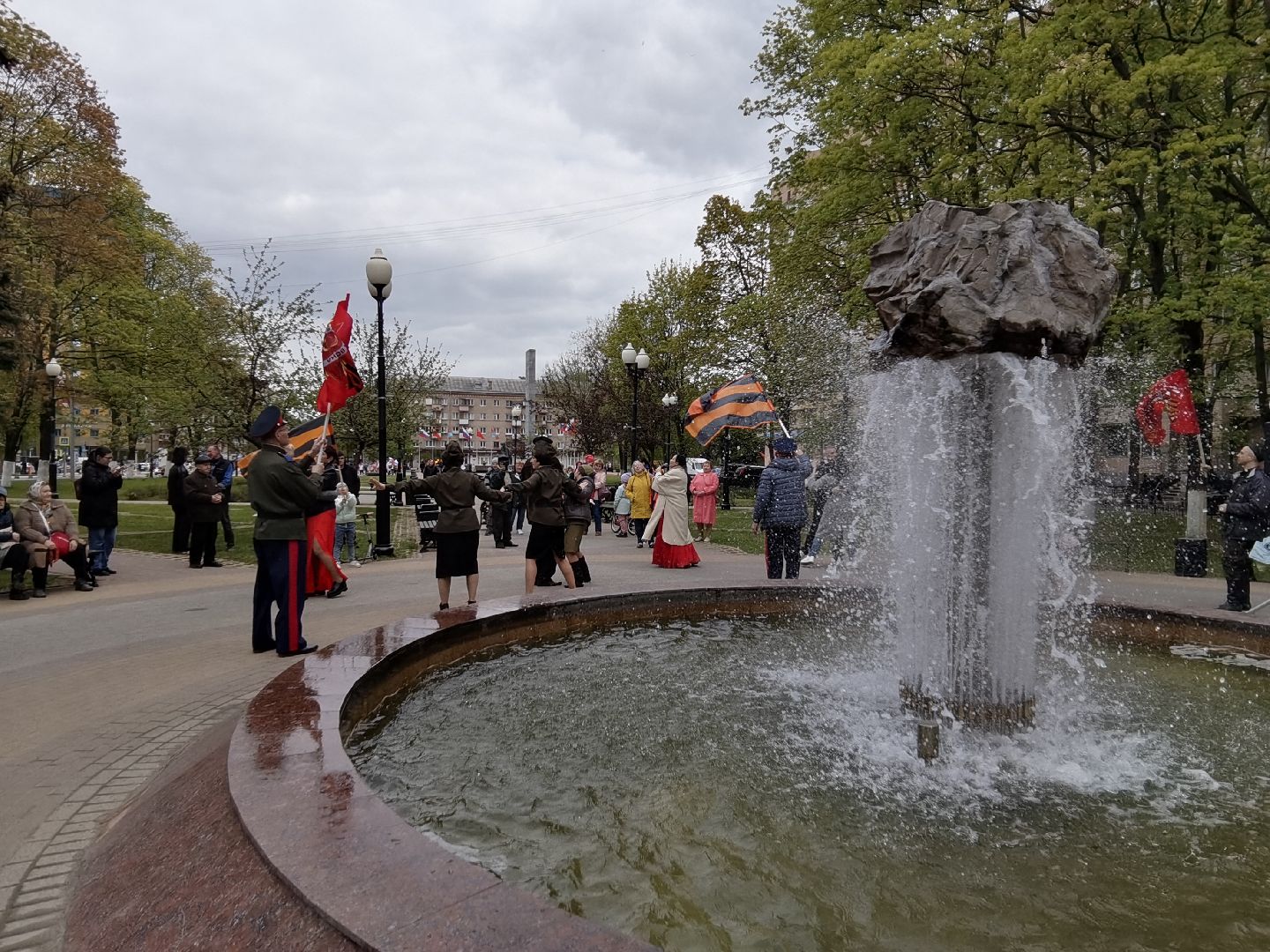 Балашиха, День Победы, 9 Мая, ветераны, герои, СВО, миниконцерт, фонтаны, агитбригада, Подмосковные вечера