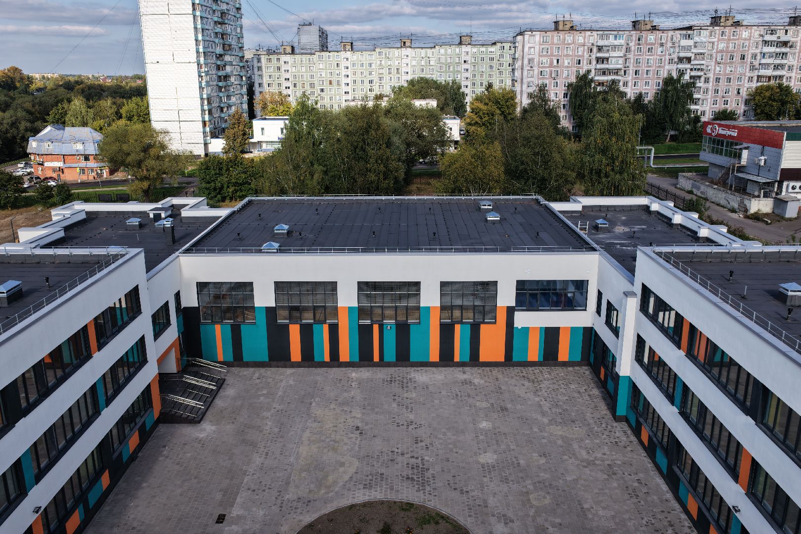 видео с коптера, школа 2 в серпухове, капремонт школы 2 в серпухове,