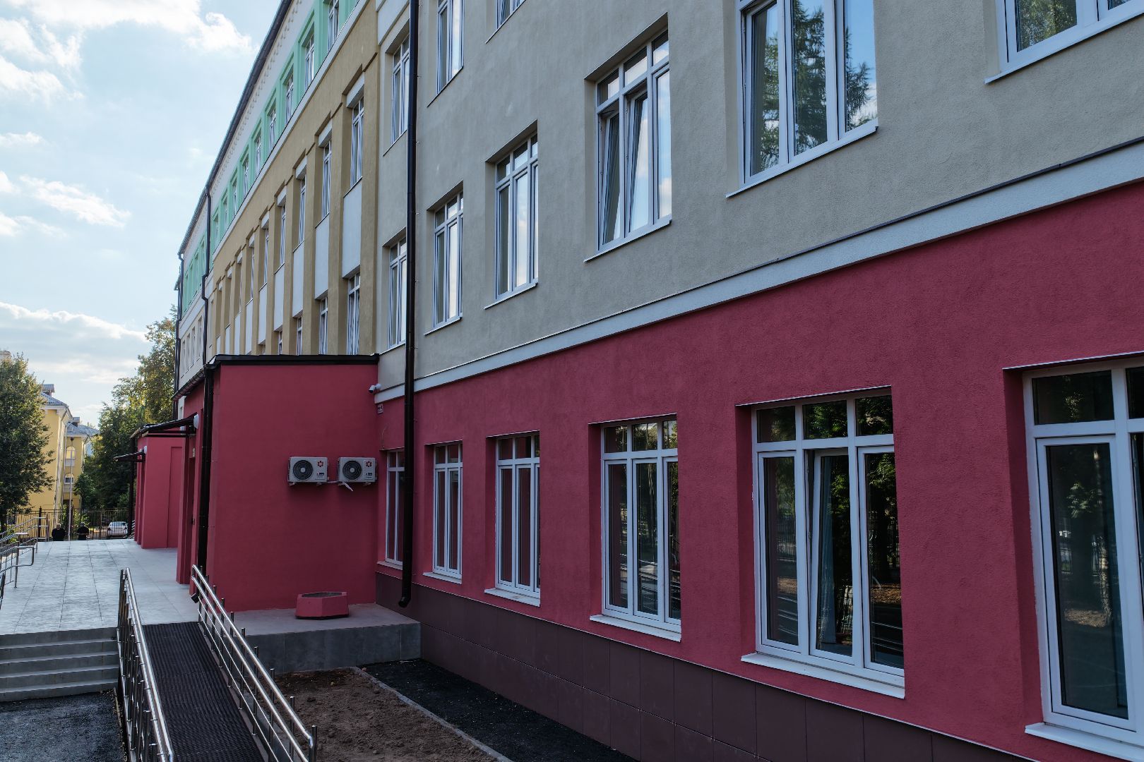 видео с коптера, школе 1 в серпухове,