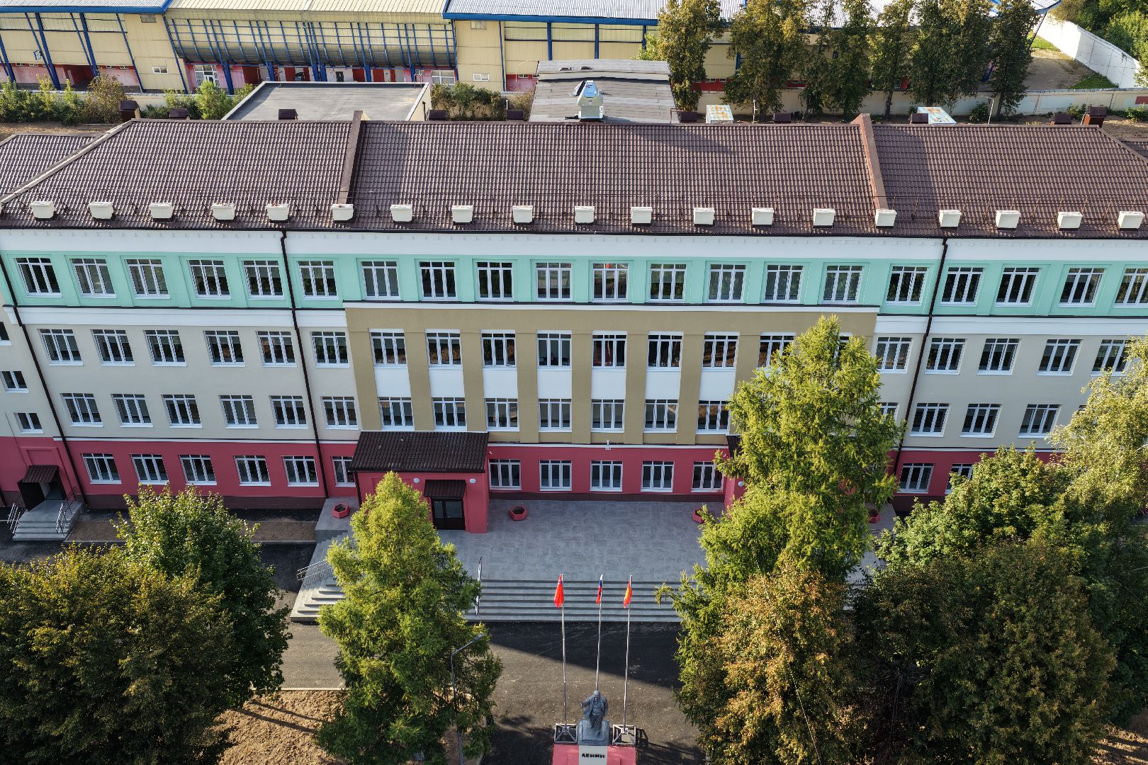 видео с коптера, школе 1 в серпухове,