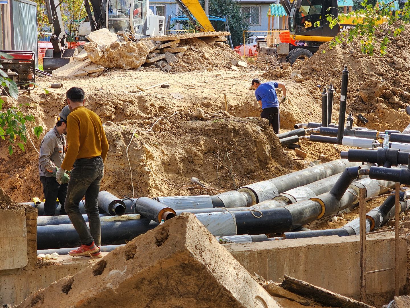 чехов, вишневый бульвар, улица чехова, капремонт теплотрассы, капитальный ремонт теплосетей, система отопления, модернизация, реконструкция, обновление, замена труб, подготовка к отопительному сезону, врезка в систему отопления, горячее водоснабжение, гвс,теплоснабжение, госпрограмма московской области, развитие инженерной инфраструктуры,