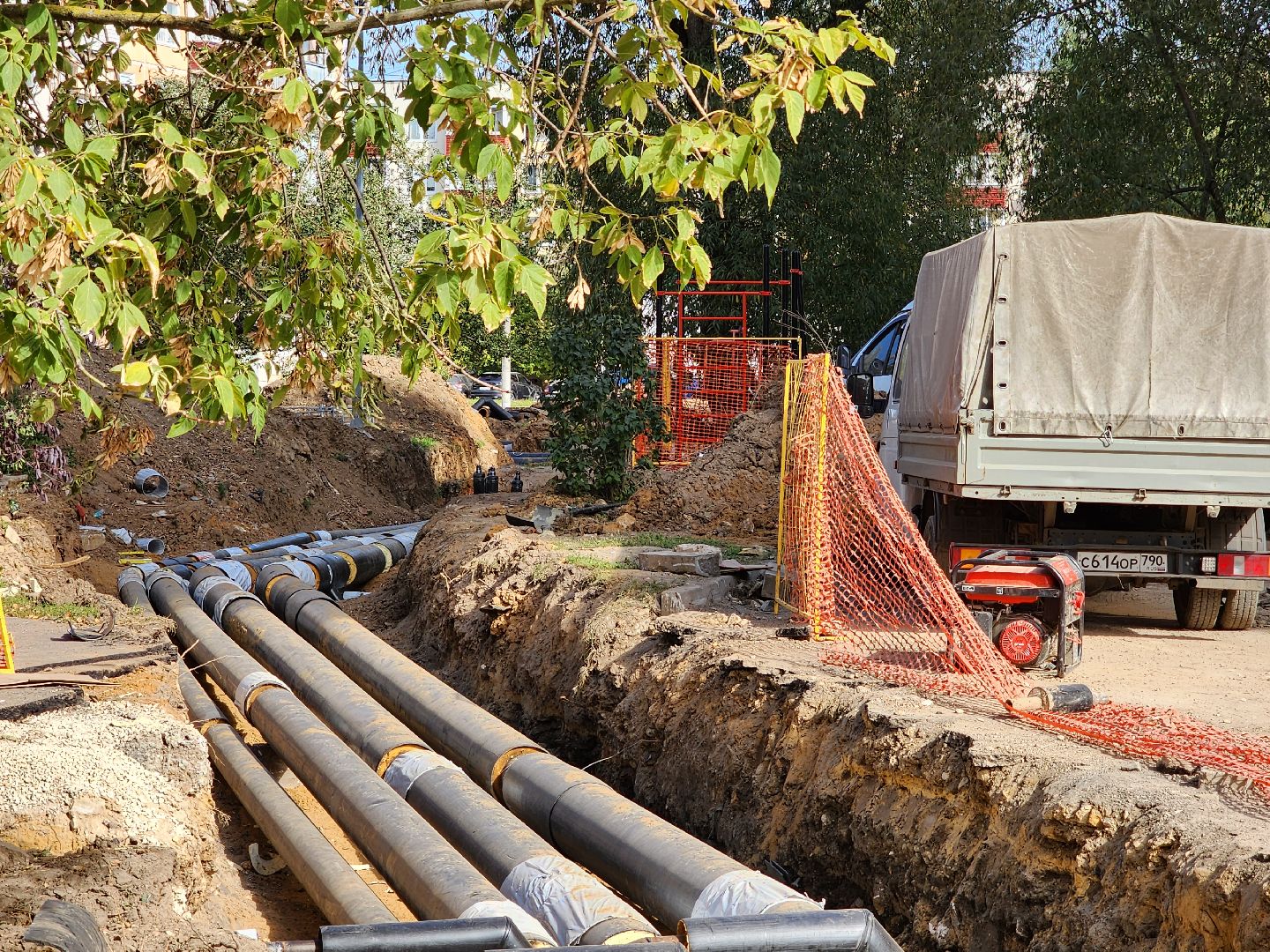 чехов, вишневый бульвар, улица чехова, капремонт теплотрассы, капитальный ремонт теплосетей, система отопления, модернизация, реконструкция, обновление, замена труб, подготовка к отопительному сезону, врезка в систему отопления, горячее водоснабжение, гвс,теплоснабжение, госпрограмма московской области, развитие инженерной инфраструктуры,