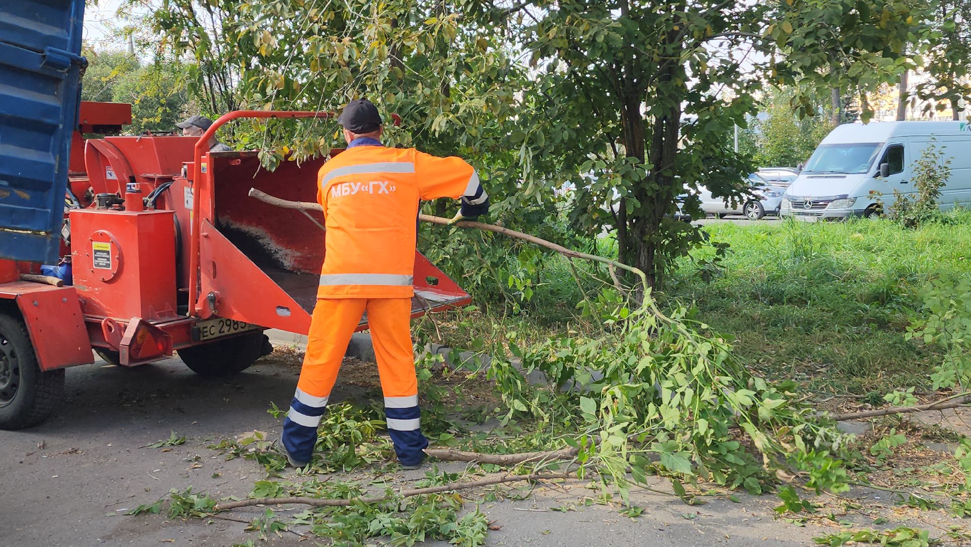 ивантеевка, пушкинский, снос аварийного жилья, снос дома, спил деревьев, городское хозяйство ивантеевка, коммунальная служба,аварийный дом,