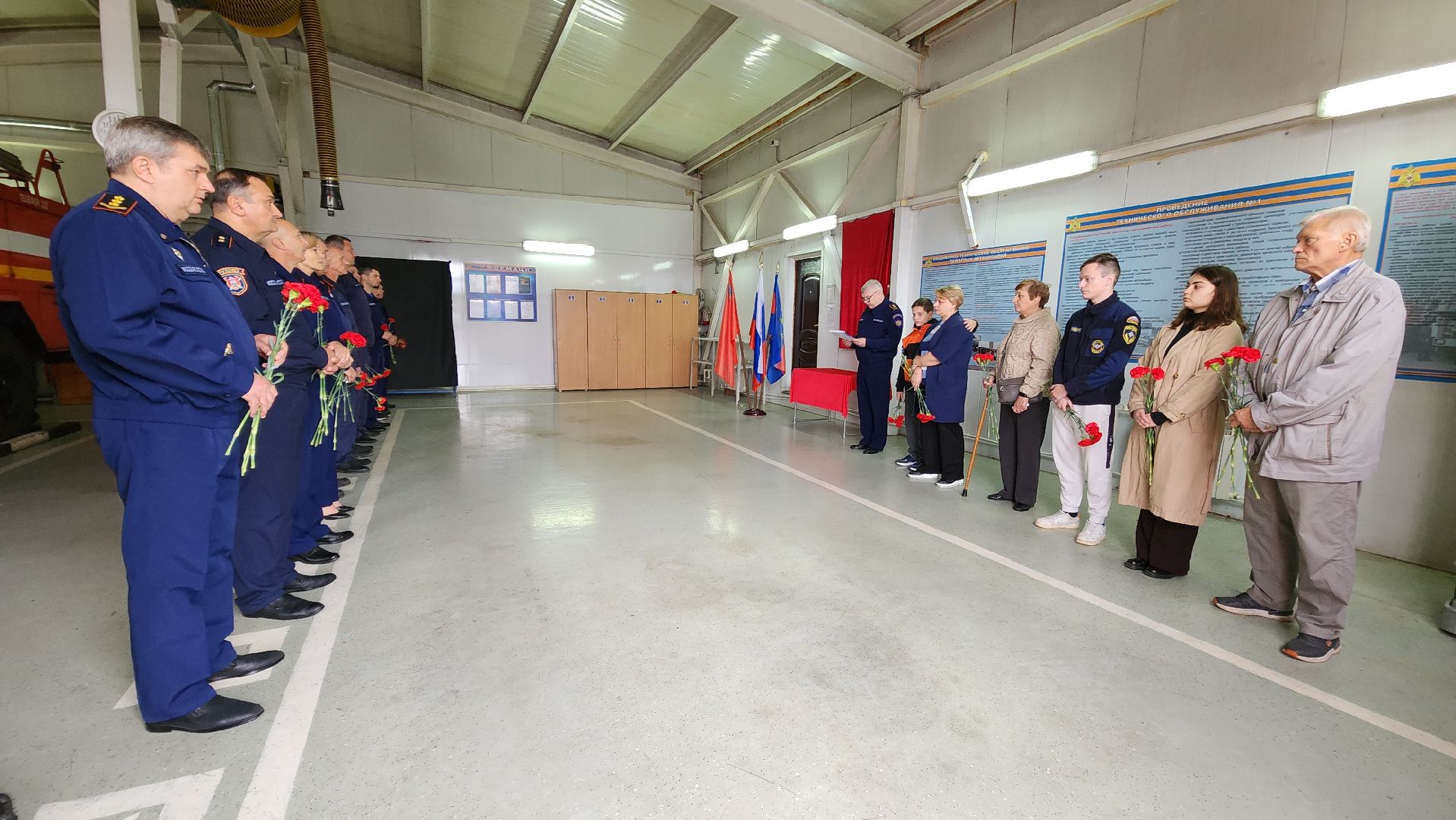 сво, памятная доска, пожарные,