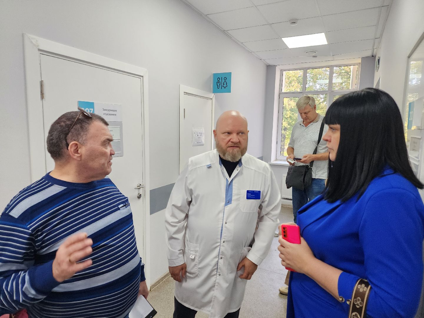 чехов, чеховская больница, поликлиники, амбулатории, стационары, фельдшерско-акушерский пункт, кьюар-коды, коды на дверях кабинетов , отдел качества, обращения пациентов, жалобы, благодарности, предложения, обратная связь, главврач чеховской больницы, андрей попов, повышение качества медуслуг,