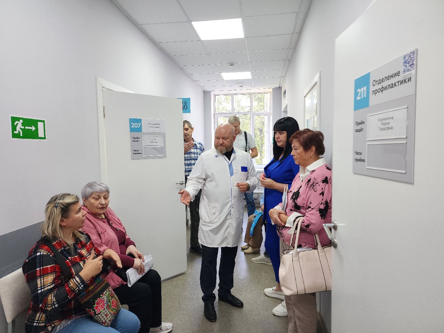 чехов, чеховская больница, поликлиники, амбулатории, стационары, фельдшерско-акушерский пункт, кьюар-коды, коды на дверях кабинетов , отдел качества, обращения пациентов, жалобы, благодарности, предложения, обратная связь, главврач чеховской больницы, андрей попов, повышение качества медуслуг,