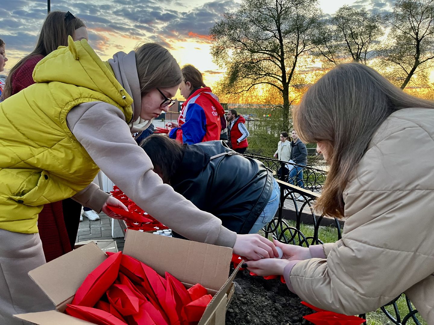 Наро-Фоминск, Наро-Фоминский городской округ, День Победы, Огни Памяти, молодёжь
