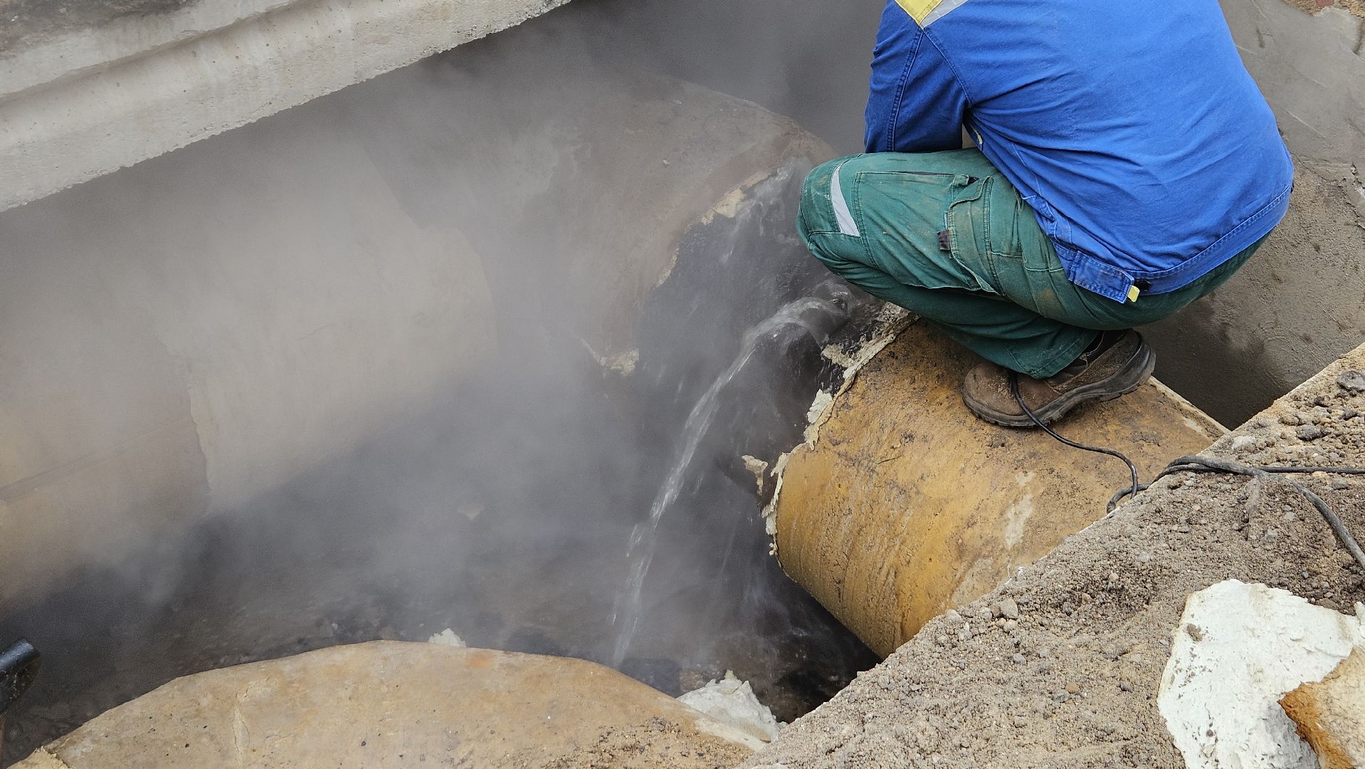 долгопрудный, жкх, чп, чп долгопрудный,горячая вода, прорыв трубы,аварийная бригада, аварийно-восстановительные работы, аварийно-спасательная служба,