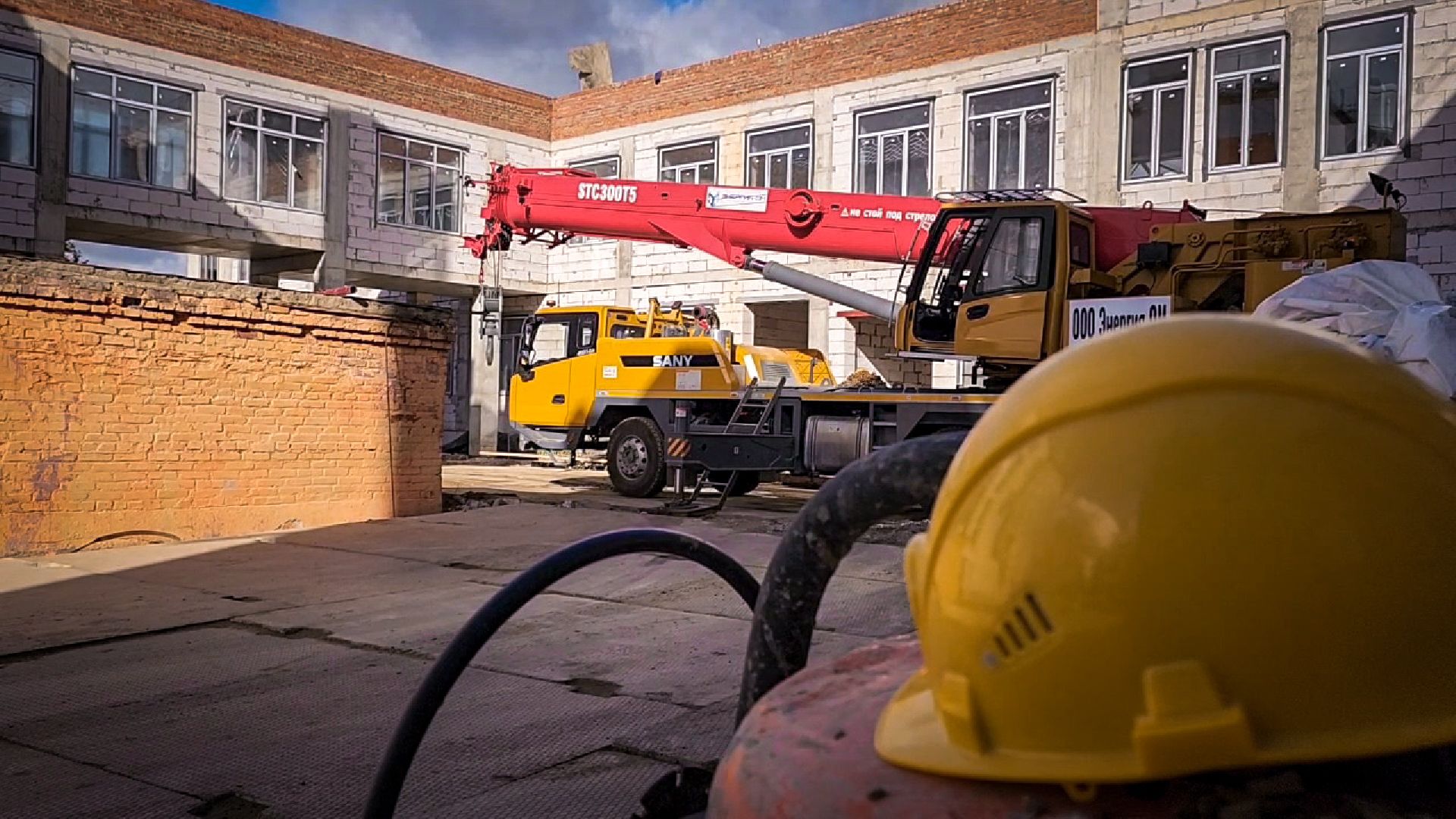 строительство пристройки к лицею в бронницах, бронницы , новый корпус лицея в бронницах, устройство кровли ,