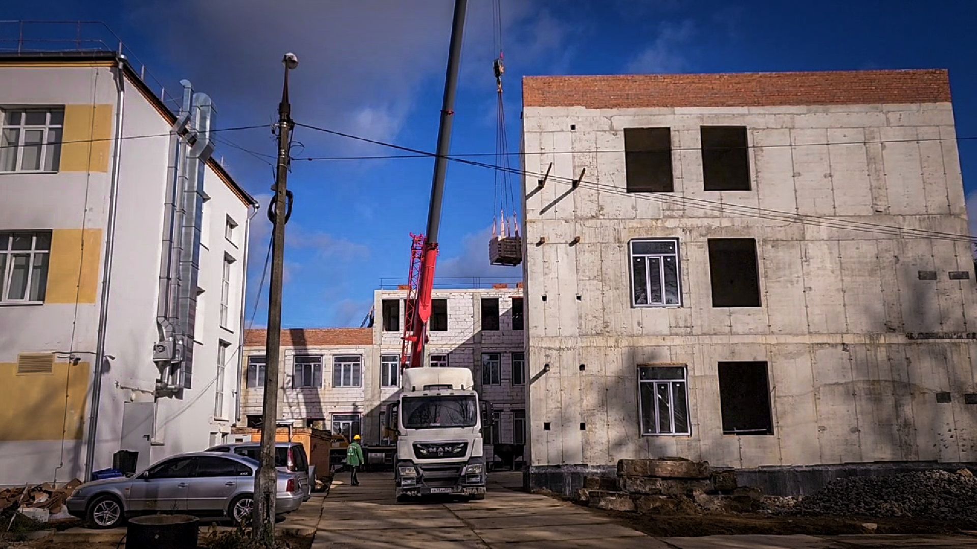 строительство пристройки к лицею в бронницах, бронницы , новый корпус лицея в бронницах, устройство кровли ,