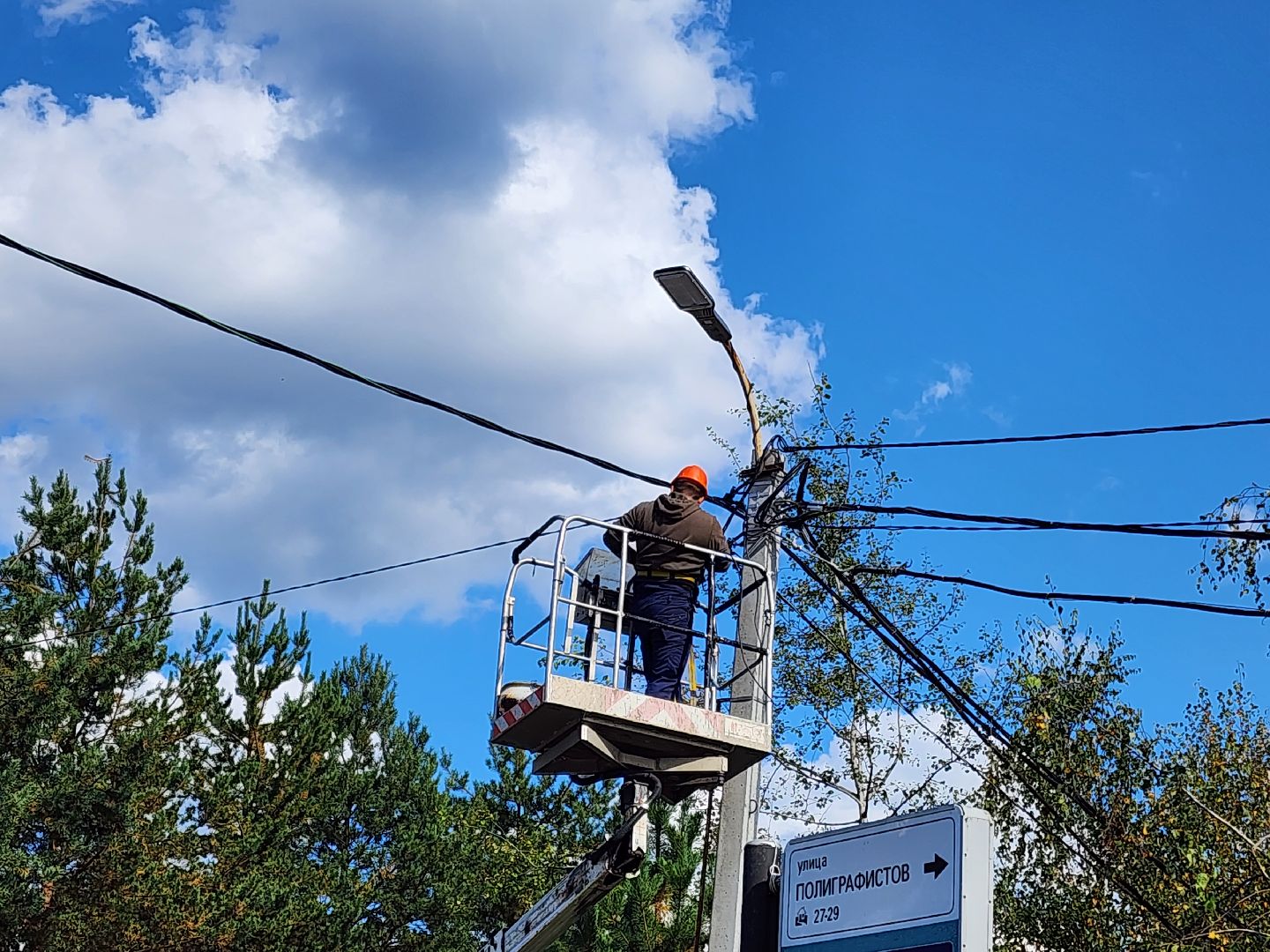 чехов, улица полиграфистов, уличное освещение, наружное освещение, замена светильников, ремонт фонарей, ремонт электропроводки,мбу чеховское благоустройство, содержание дорог, мосавтодор, портал добродел, обращения жителей,