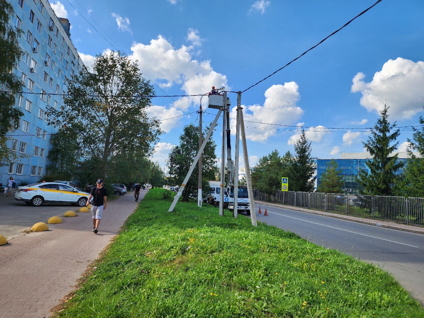 чехов, улица полиграфистов, уличное освещение, наружное освещение, замена светильников, ремонт фонарей, ремонт электропроводки,мбу чеховское благоустройство, содержание дорог, мосавтодор, портал добродел, обращения жителей,