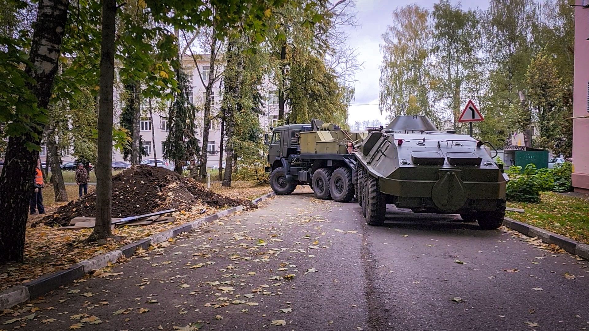 бронницы, новый мемориальный комплекс в бронницах, военная техника в бронницах,  мемориальный комплекс афганская война и специальная военная операция , ветераны афганистана бронницы,