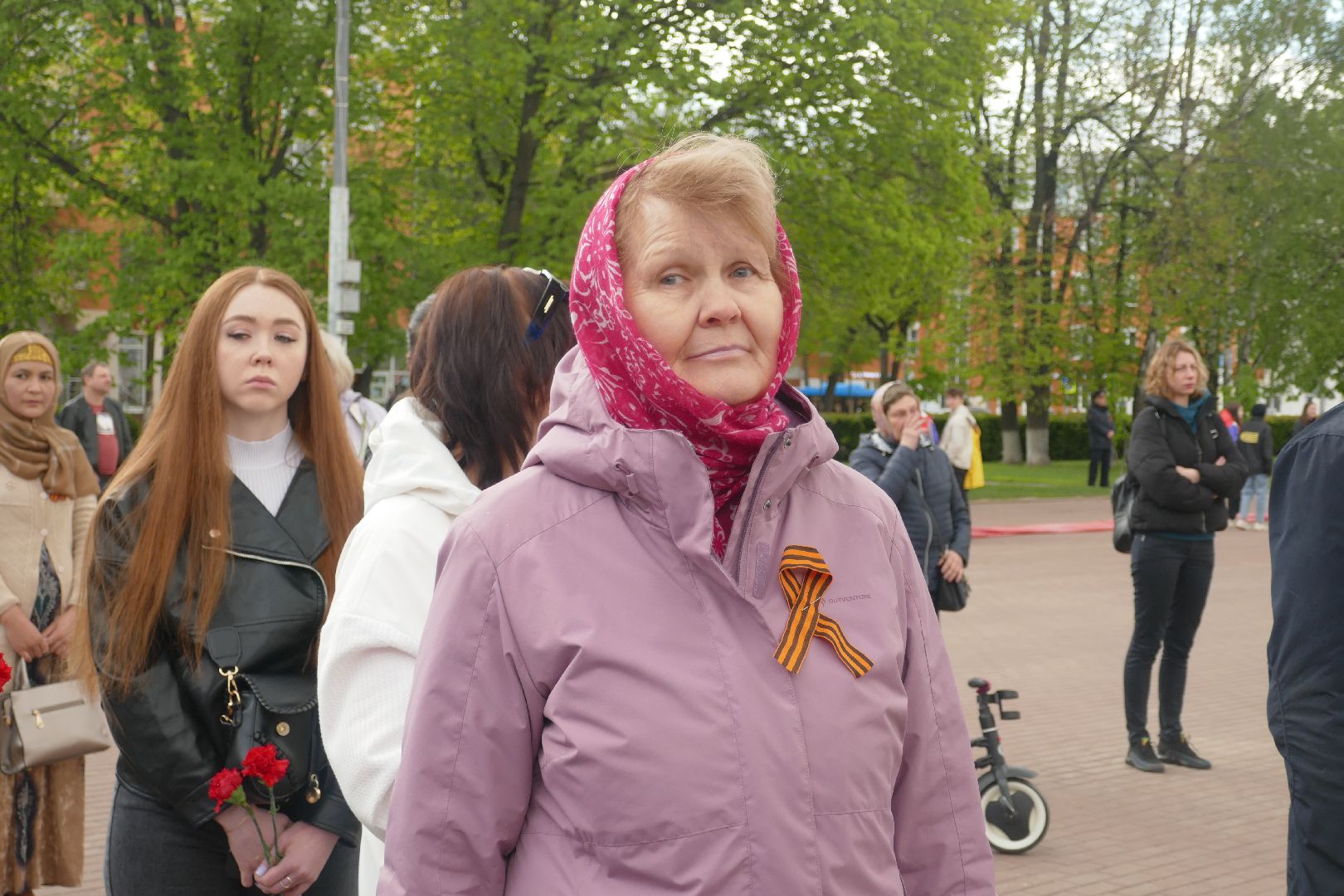Подольск, возложение цветов, День Победы, семья