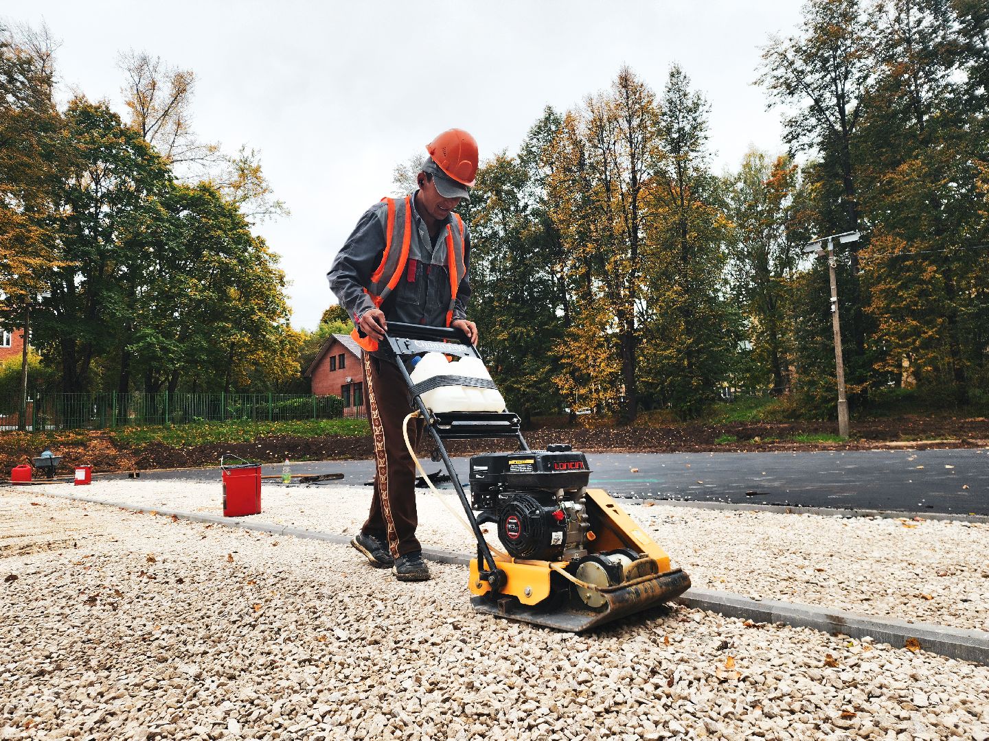 пущино, серпухов, ремонт стадиона, школьный стадион,