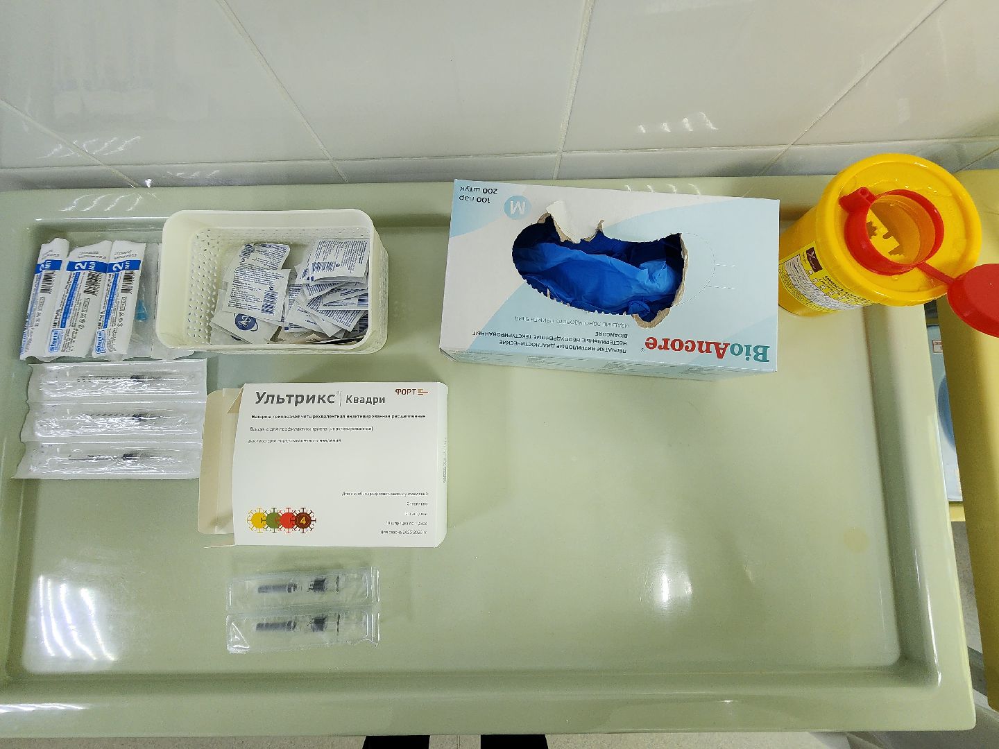 чехов, чеховская больница, вакцинация, прививочная кампания, прививки от гриппа, прививки от пневмонии, препараты от гриппа, совигрипп, флю-м, ультрикс квадри, вакцинация детей, вакцинация взрослых жителей, главврач чеховской больницы, андрей попов, глава округа михаил собакин,статистика,