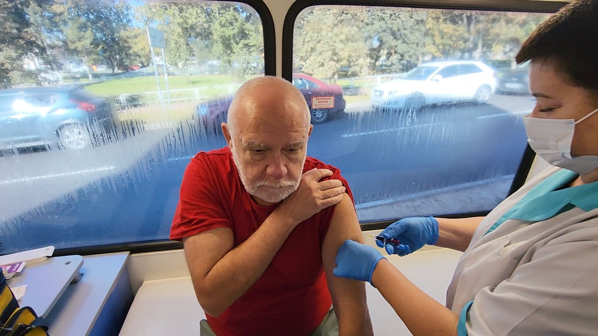 чехов, чеховская больница, вакцинация, прививочная кампания, прививки от гриппа, прививки от пневмонии, препараты от гриппа, совигрипп, флю-м, ультрикс квадри, вакцинация детей, вакцинация взрослых жителей, главврач чеховской больницы, андрей попов, глава округа михаил собакин,статистика,