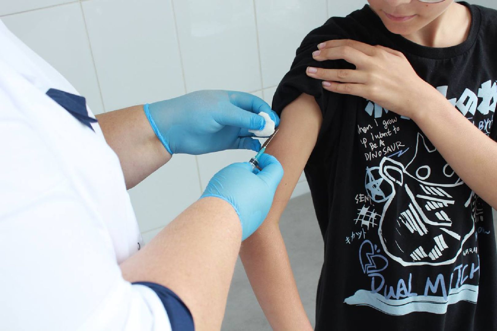 чехов, чеховская больница, вакцинация, прививочная кампания, прививки от гриппа, прививки от пневмонии, препараты от гриппа, совигрипп, флю-м, ультрикс квадри, вакцинация детей, вакцинация взрослых жителей, главврач чеховской больницы, андрей попов, глава округа михаил собакин,статистика,