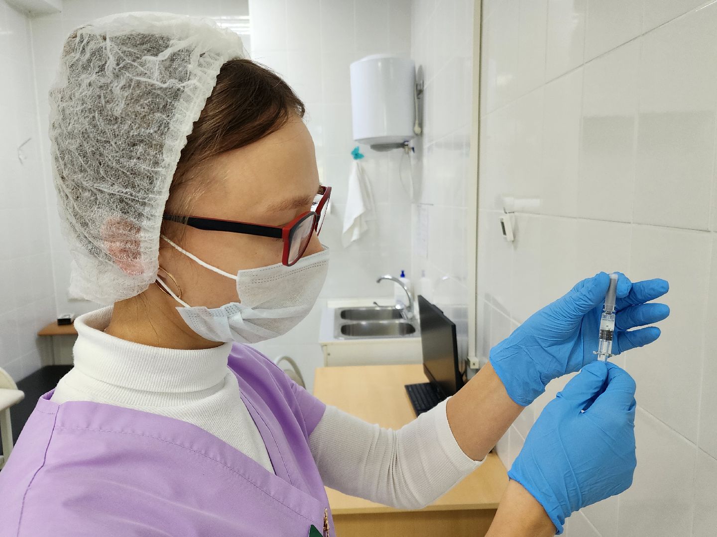 чехов, чеховская больница, вакцинация, прививочная кампания, прививки от гриппа, прививки от пневмонии, препараты от гриппа, совигрипп, флю-м, ультрикс квадри, вакцинация детей, вакцинация взрослых жителей, главврач чеховской больницы, андрей попов, глава округа михаил собакин,статистика,