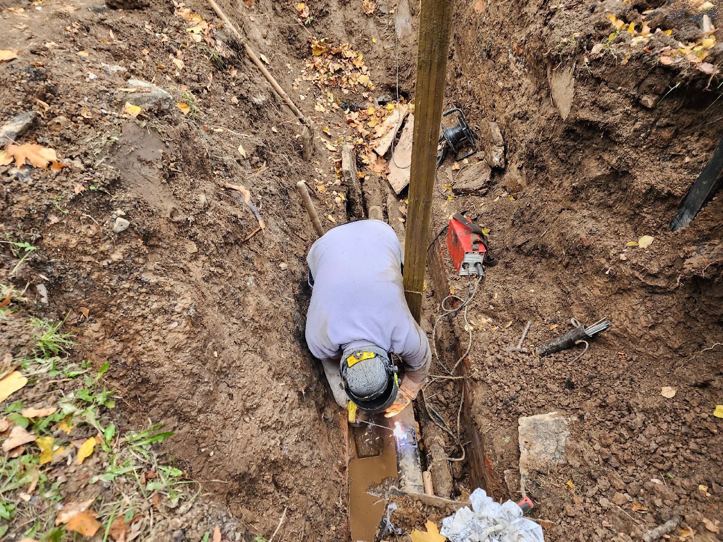 чехов, микрорайон полиграфкомбинат, авария на теплосети, утечка теплоносителя, прорыв трубы отопления, ликвидация аварии,   обращения жителей, портал добродел, устранение утечки, глава округа михаил собакин, поручение главы округа, мп жкх чеховского района, жилые дома, социальные объекты,аварийная бригада, спецтехника,