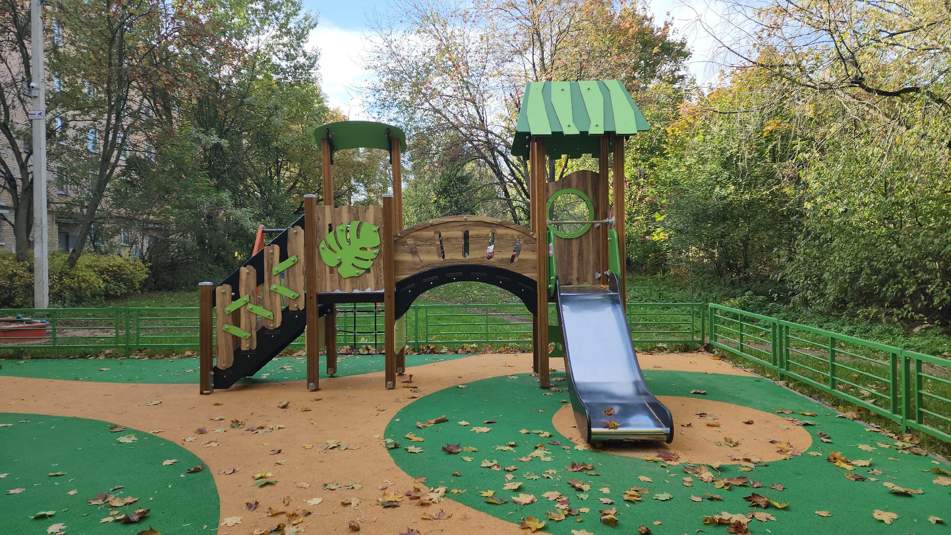 пушкино, благоустройство, детские площадки, граффити, вандализм, новая детская площадка, игровой комплекс, формирование комфортной городской среды,