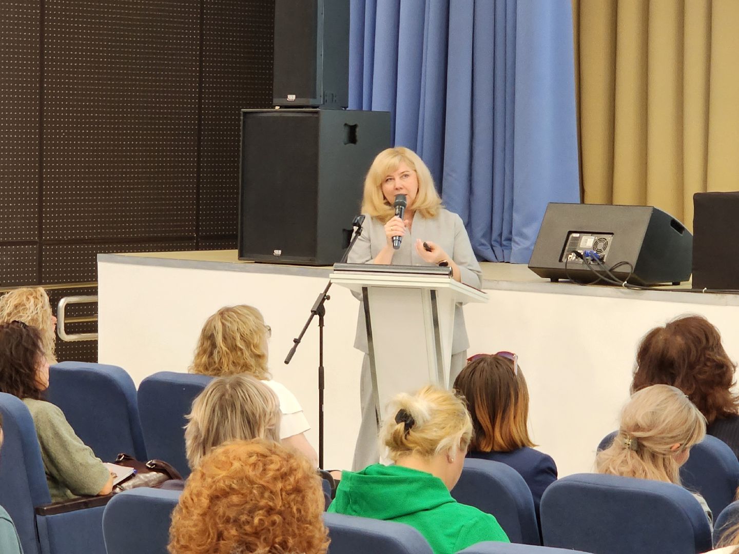 чехов, гимназия 7,совет родителей, родительские комитеты, встреча с родителями школьников,  дополнительное образование, обсуждения, доклады, внеурочная деятельность, благотворительные проекты, акции, военно-патриотические клубы, движение первых, конкурсы, лариса сулима, первый заместитель министра образования подмосковья, заместитель главы округа, надежда чернятина, управление образования, ирина заболотнева,искусственный интеллект, воспитание детей,