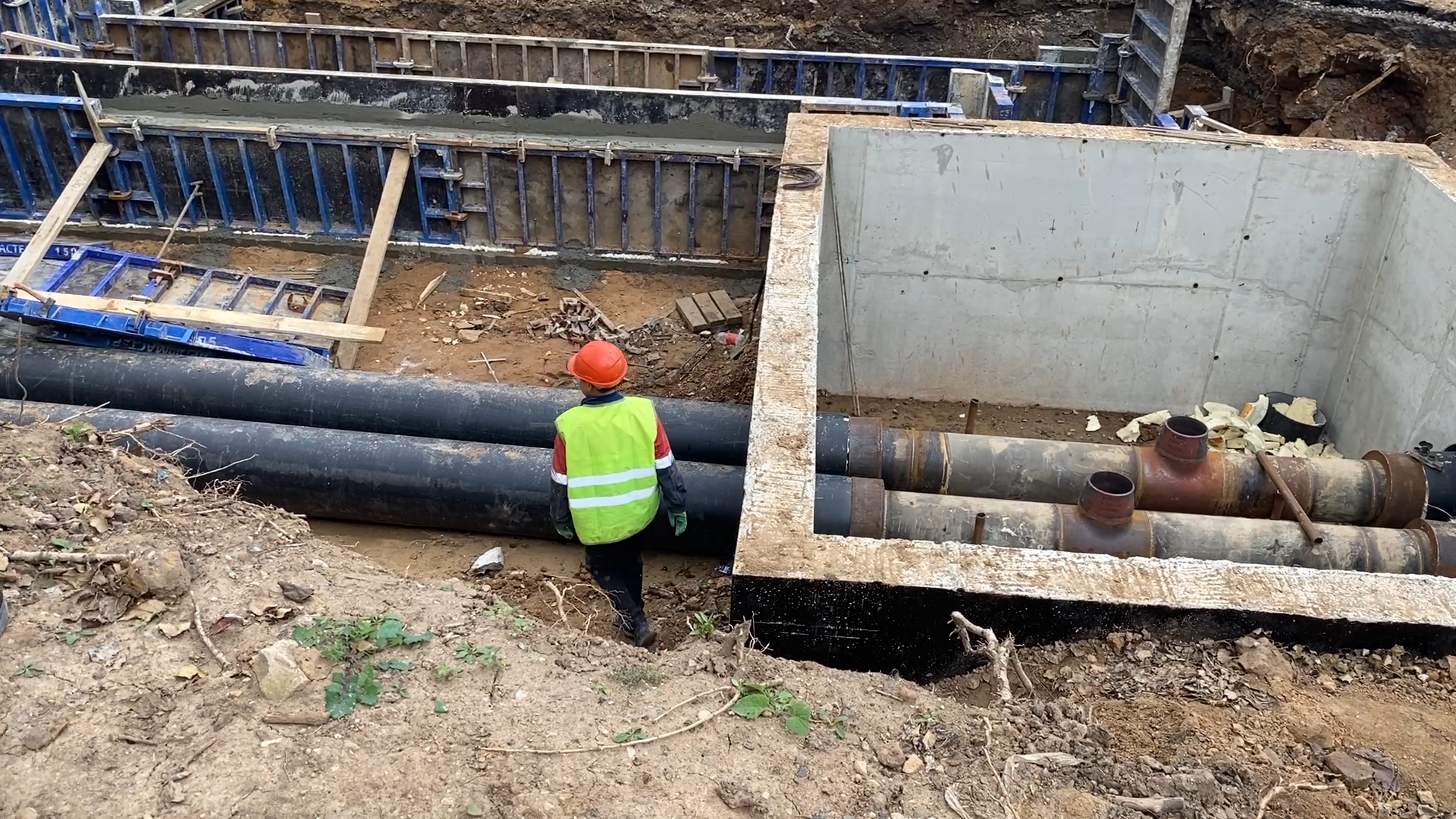 реконструкция теплотрассы, теплосети власиха, новые трубы, алтстрой, власиха теплотрасса,