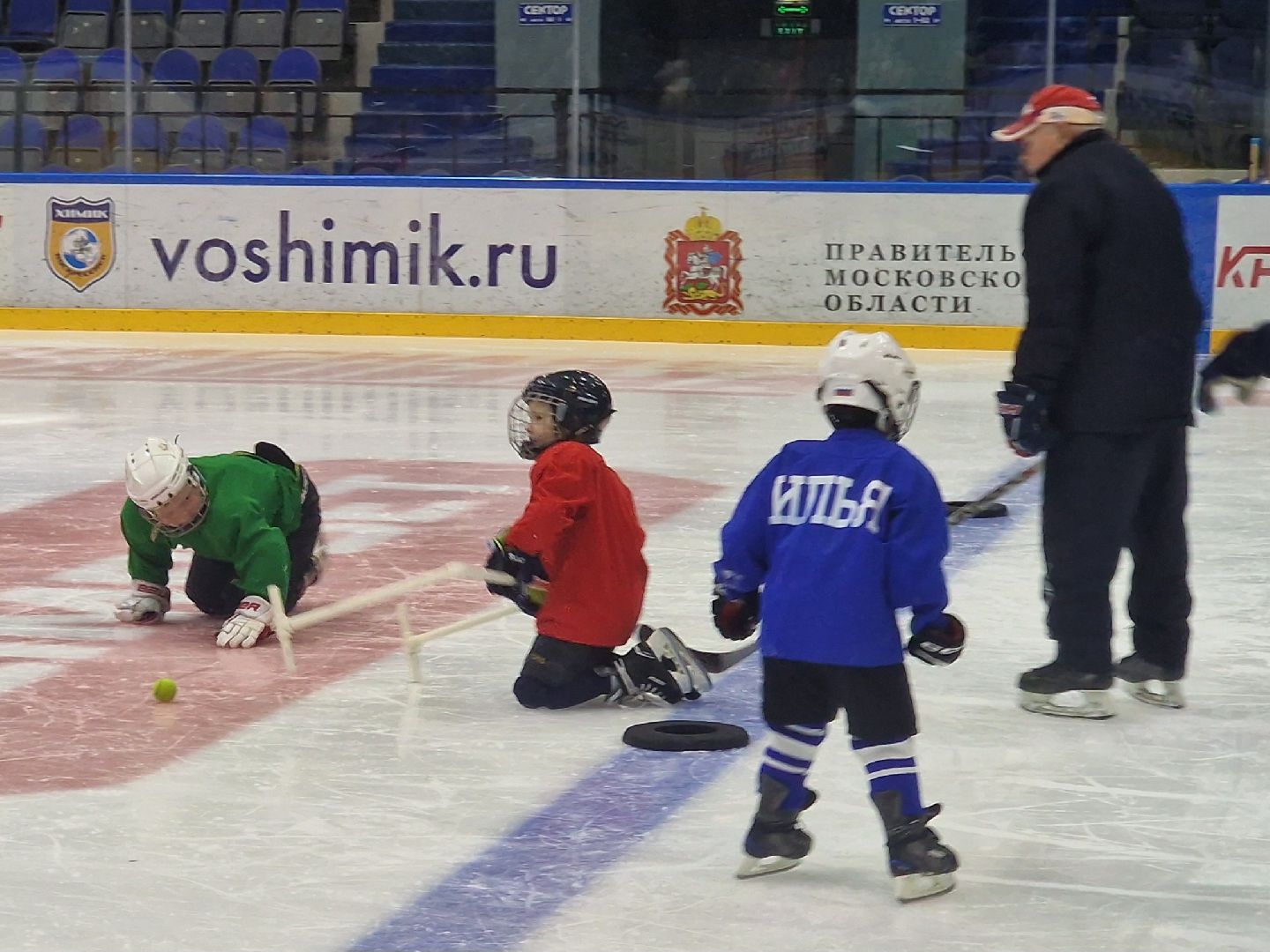 воскресенск, хоккей, олимпийский чемпион,