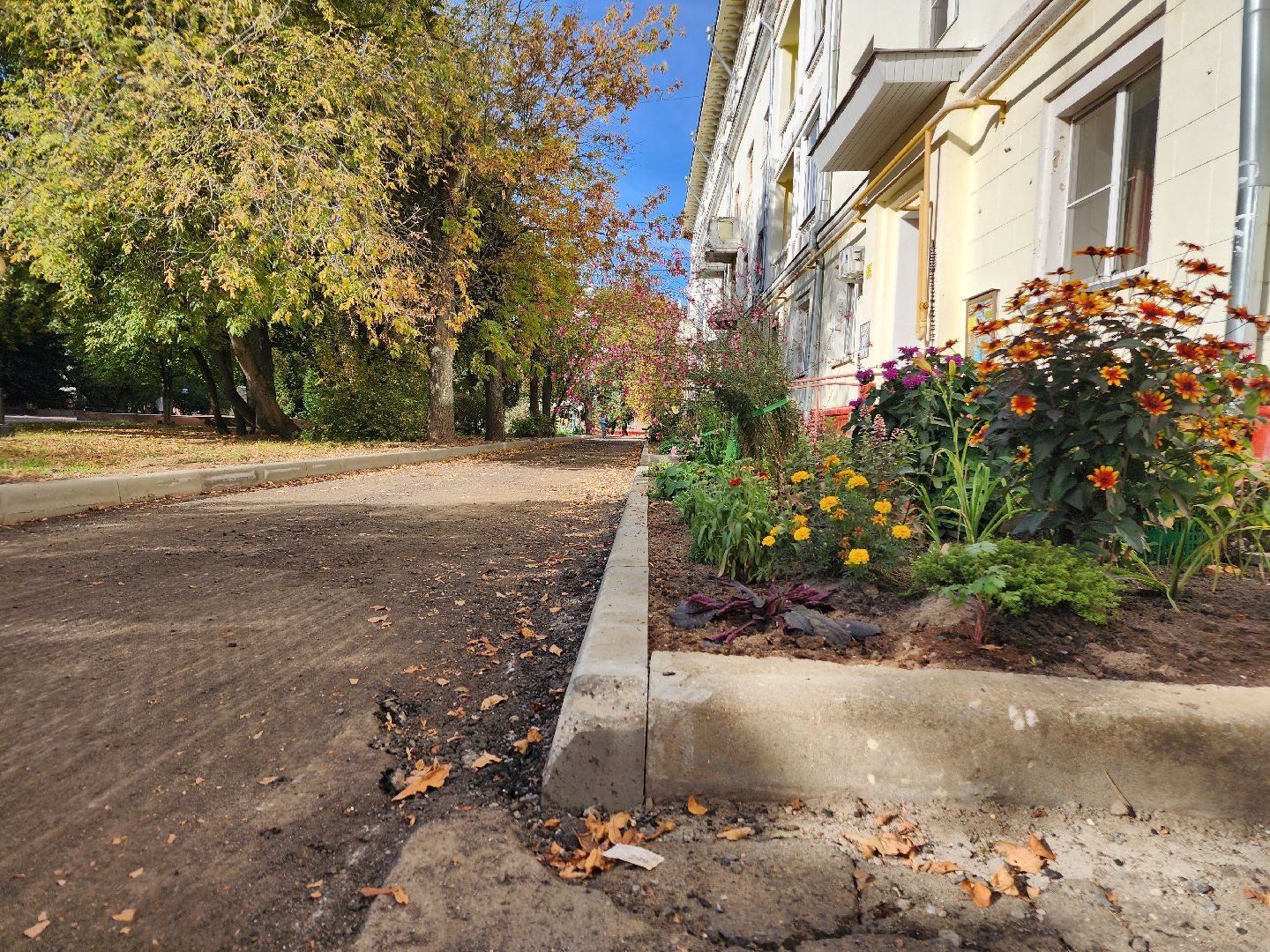 фрязино, благоустройство дворов, укладка бордюров, асфальтирование дворов,