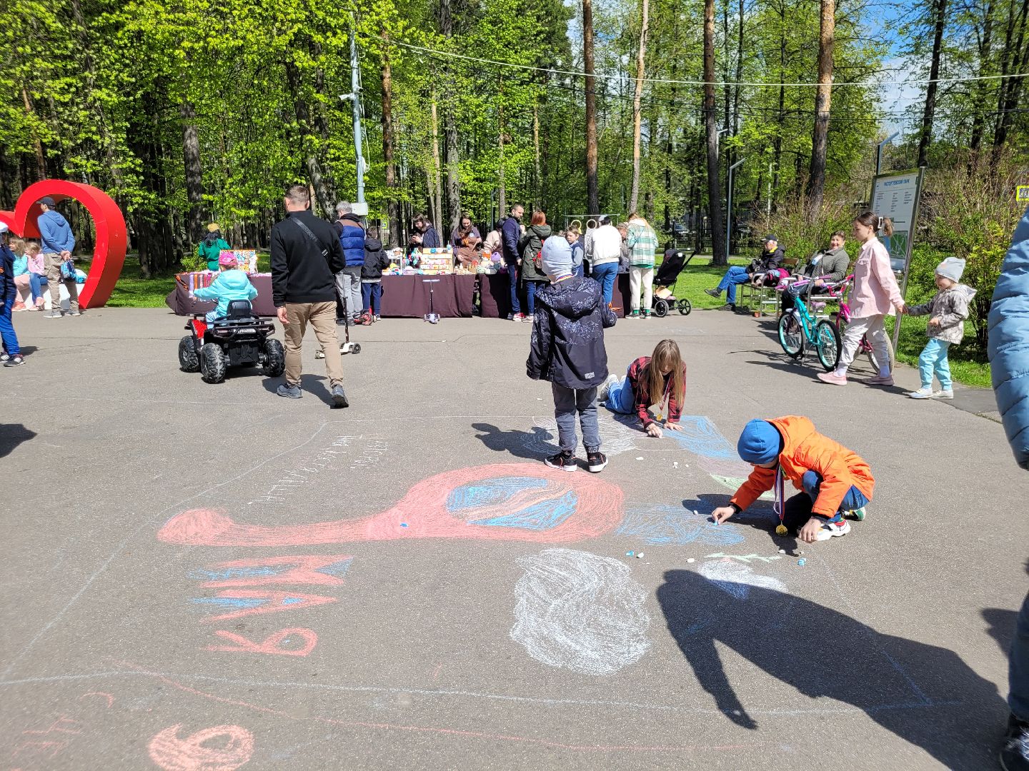 дети; день победы; рисунок великой победы; парки подмосковья; видное;